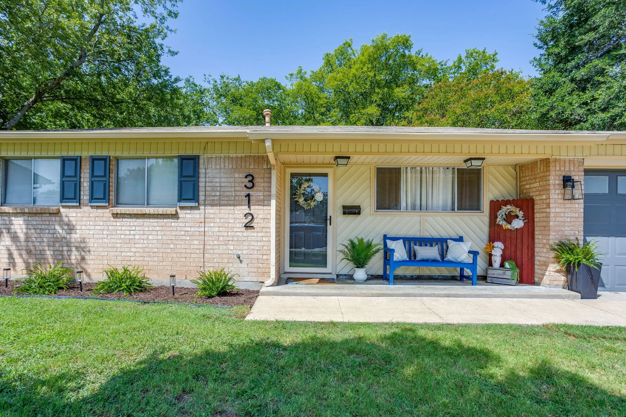 Single Family Residence For Sale in Johnson County , 312 Gardenia Court, Burleson, Texas 76028, 3 Bedroom, 2 Bathroom, 1 Garage spaces, 1,197 Sqft, built in 1966, mls#21337063, Real Estate Agent in Burleson, Homes For Sale in Johnson county, Homes For Sale in Burleson, Realtor in Burleson Texas, Real Estate Brokerage Independent Realty Texas, Luminita Cordes Realtor