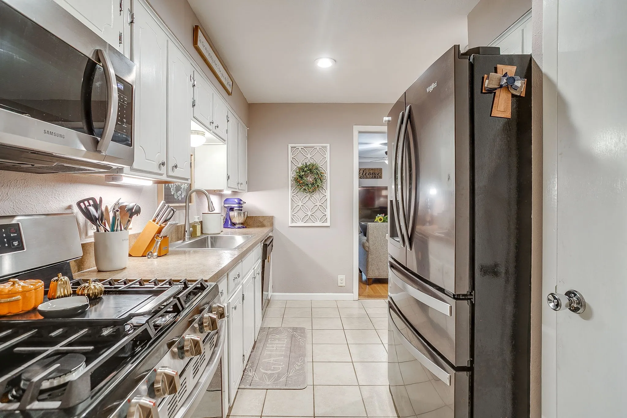 Single Family Residence For Sale in Johnson County , 312 Gardenia Court, Burleson, Texas 76028, 3 Bedroom, 2 Bathroom, 1 Garage spaces, 1,197 Sqft, built in 1966, mls#21337063, Real Estate Agent in Burleson, Homes For Sale in Johnson county, Homes For Sale in Burleson, Realtor in Burleson Texas, Real Estate Brokerage Independent Realty Texas, Luminita Cordes Realtor