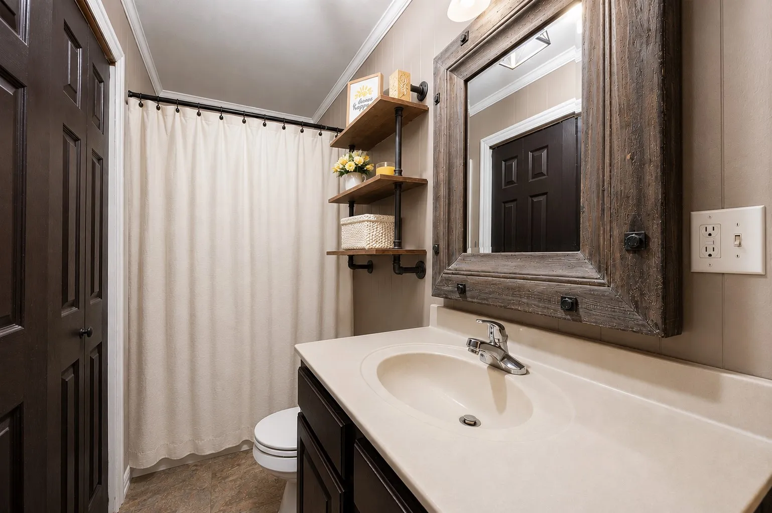 Single Family Residence For Sale in Fannin County , 909 N Main Street, Ector, Texas 75439, 3 Bedroom, 2 Bathroom, Garage spaces, 1,165 Sqft, built in 1920, mls#21338136, Real Estate Agent in Ector, Homes For Sale in Fannin county, Homes For Sale in Ector, Realtor in Ector Texas, Real Estate Brokerage Independent Realty Texas, Luminita Cordes Realtor