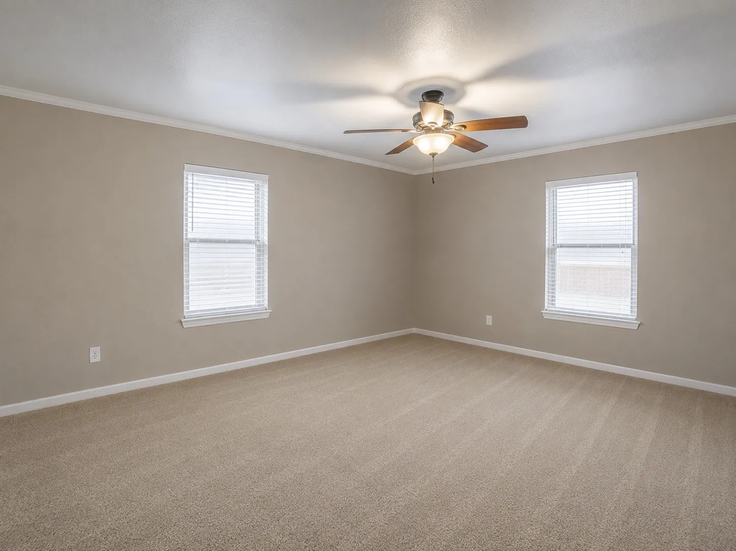 Single Family Residence For Sale in Fannin County , 909 N Main Street, Ector, Texas 75439, 3 Bedroom, 2 Bathroom, Garage spaces, 1,165 Sqft, built in 1920, mls#21338136, Real Estate Agent in Ector, Homes For Sale in Fannin county, Homes For Sale in Ector, Realtor in Ector Texas, Real Estate Brokerage Independent Realty Texas, Luminita Cordes Realtor
