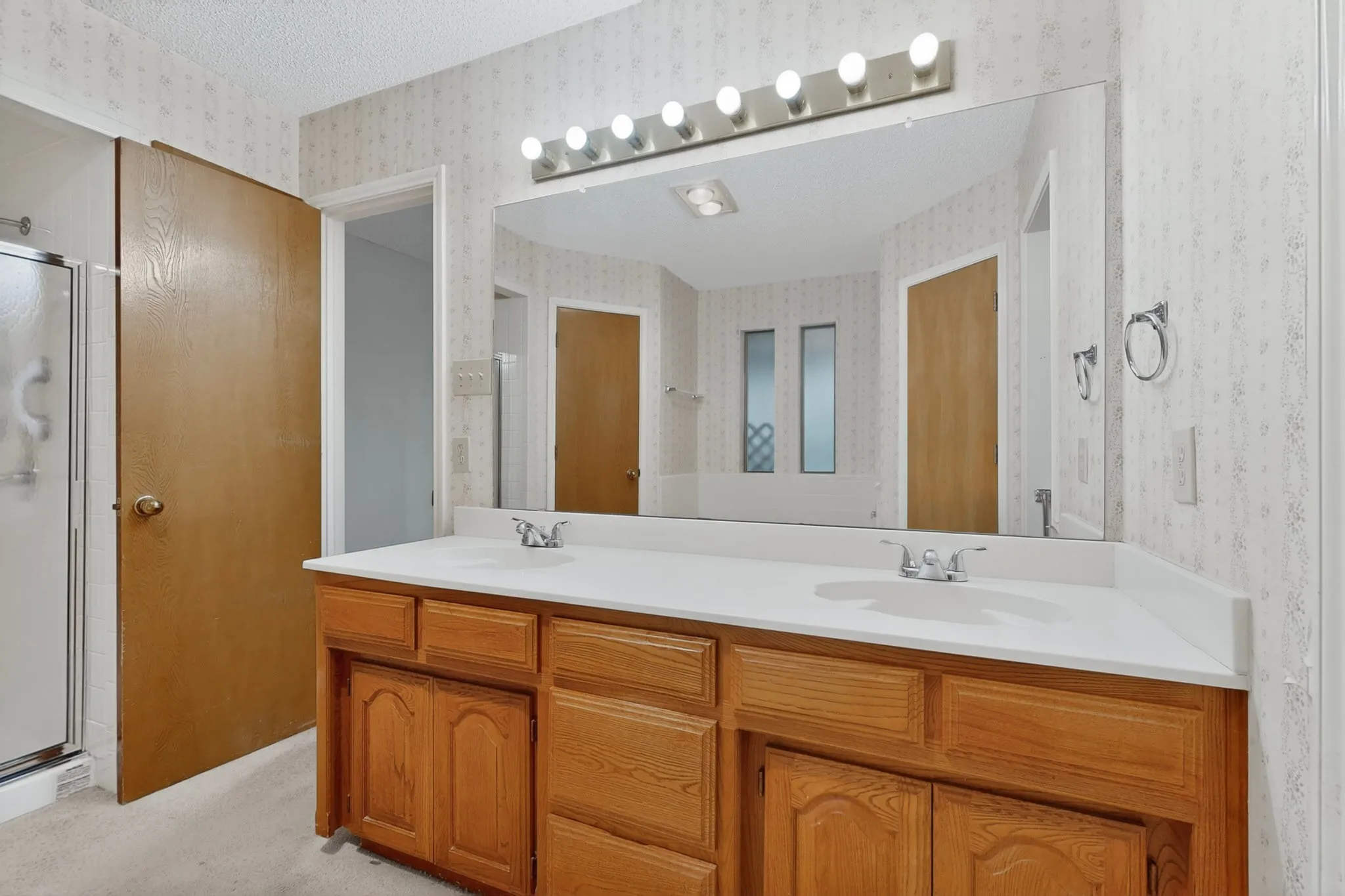 Single Family Residence For Rent in Tarrant County , 7517 Crosstimbers Lane, North Richland Hills, Texas 76182, 3 Bedroom, 2 Bathroom, 2 Garage spaces, 1,656 Sqft, built in 1986, mls#21333613, Real Estate Agent in North Richland Hills, Homes For Rent in Tarrant county, Homes For Rent in North Richland Hills, Realtor in North Richland Hills Texas, Real Estate Brokerage Independent Realty Texas, Luminita Cordes Realtor