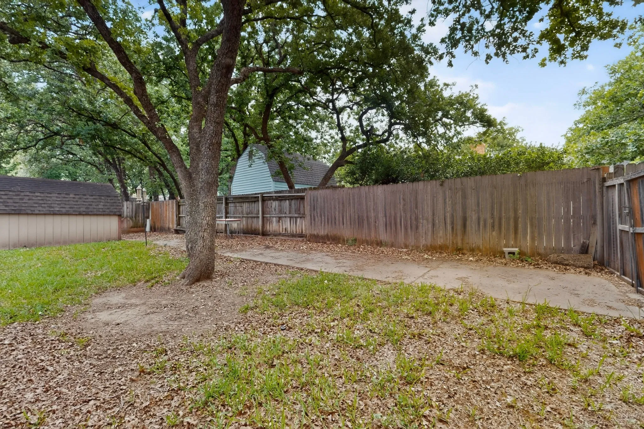 Single Family Residence For Rent in Tarrant County , 7517 Crosstimbers Lane, North Richland Hills, Texas 76182, 3 Bedroom, 2 Bathroom, 2 Garage spaces, 1,656 Sqft, built in 1986, mls#21333613, Real Estate Agent in North Richland Hills, Homes For Rent in Tarrant county, Homes For Rent in North Richland Hills, Realtor in North Richland Hills Texas, Real Estate Brokerage Independent Realty Texas, Luminita Cordes Realtor