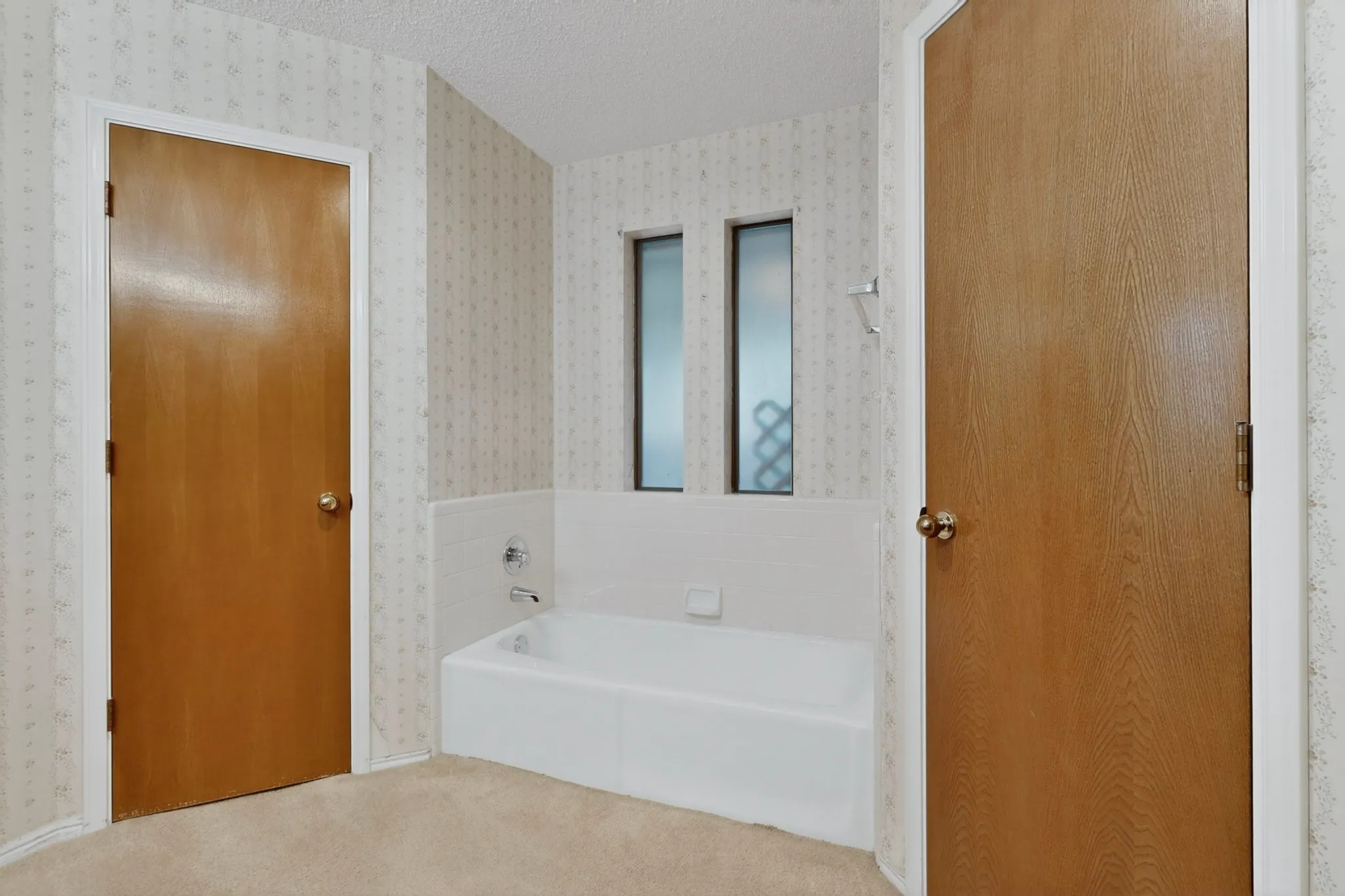 Single Family Residence For Rent in Tarrant County , 7517 Crosstimbers Lane, North Richland Hills, Texas 76182, 3 Bedroom, 2 Bathroom, 2 Garage spaces, 1,656 Sqft, built in 1986, mls#21333613, Real Estate Agent in North Richland Hills, Homes For Rent in Tarrant county, Homes For Rent in North Richland Hills, Realtor in North Richland Hills Texas, Real Estate Brokerage Independent Realty Texas, Luminita Cordes Realtor