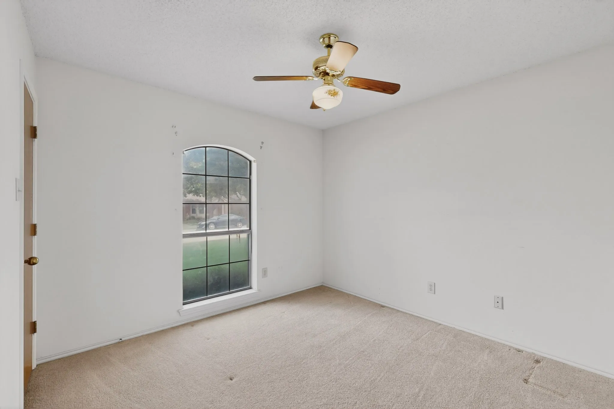 Single Family Residence For Rent in Tarrant County , 7517 Crosstimbers Lane, North Richland Hills, Texas 76182, 3 Bedroom, 2 Bathroom, 2 Garage spaces, 1,656 Sqft, built in 1986, mls#21333613, Real Estate Agent in North Richland Hills, Homes For Rent in Tarrant county, Homes For Rent in North Richland Hills, Realtor in North Richland Hills Texas, Real Estate Brokerage Independent Realty Texas, Luminita Cordes Realtor