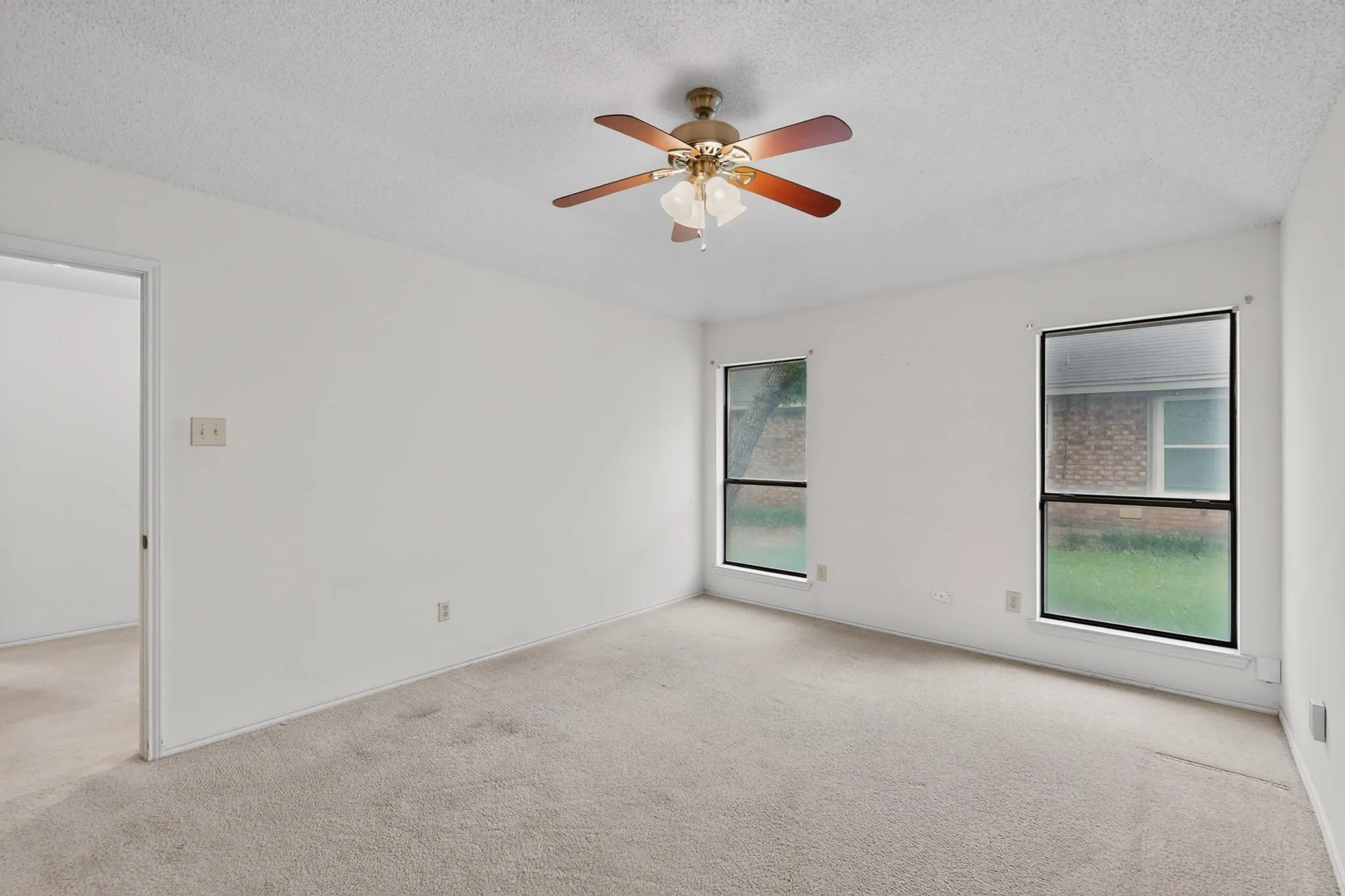 Single Family Residence For Rent in Tarrant County , 7517 Crosstimbers Lane, North Richland Hills, Texas 76182, 3 Bedroom, 2 Bathroom, 2 Garage spaces, 1,656 Sqft, built in 1986, mls#21333613, Real Estate Agent in North Richland Hills, Homes For Rent in Tarrant county, Homes For Rent in North Richland Hills, Realtor in North Richland Hills Texas, Real Estate Brokerage Independent Realty Texas, Luminita Cordes Realtor
