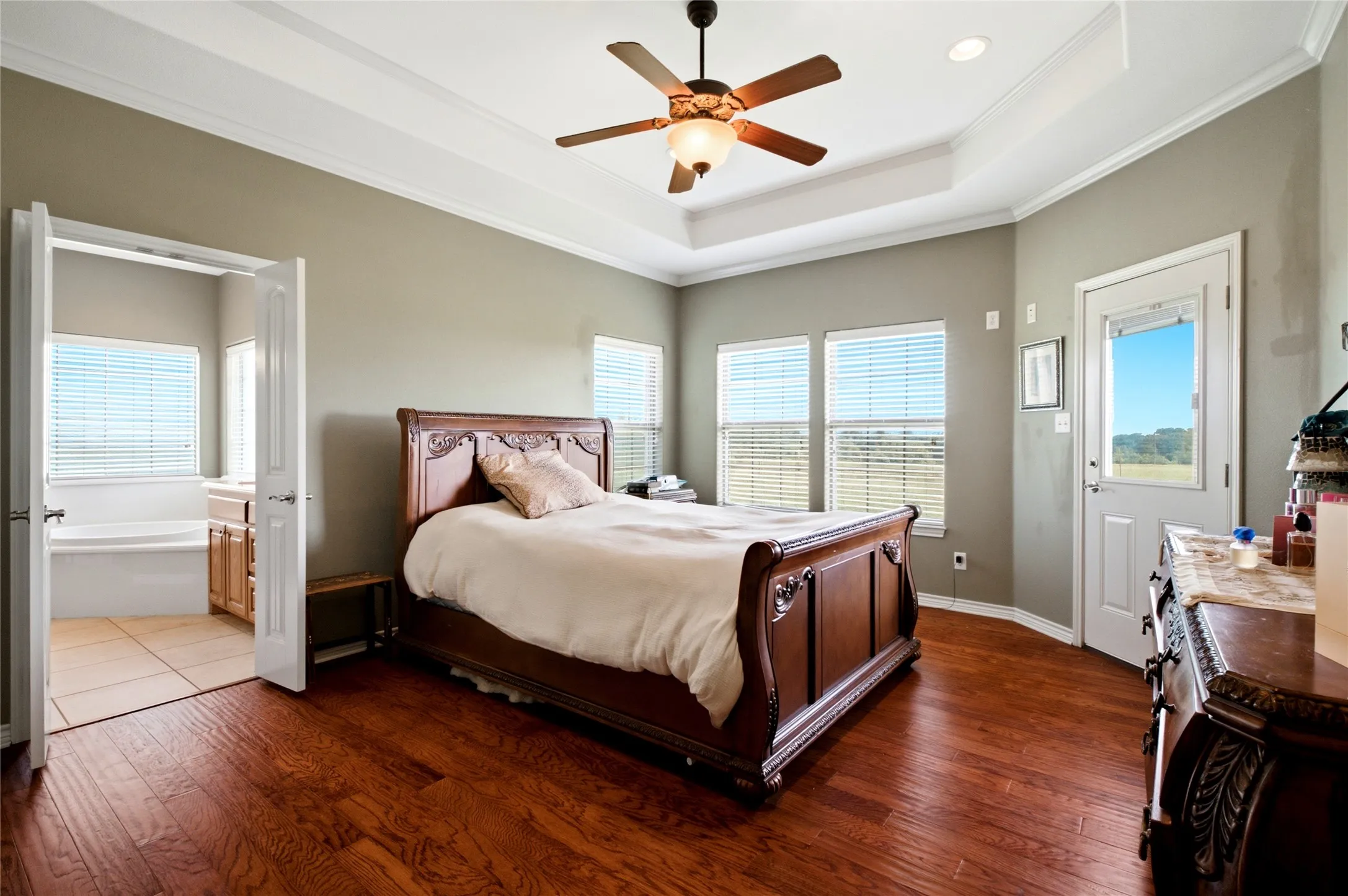 Single Family Residence For Sale in Cooke County , 783 County Road 121, Gainesville, Texas 76240, 4 Bedroom, 3 Bathroom, 2 Garage spaces, 2,266 Sqft, built in 2009, Price $1,250,000, mls#21332920, Real Estate Agent in Gainesville, Homes For Sale in Cooke county, Homes For Sale in Gainesville, Realtor in Gainesville Texas, Real Estate Brokerage Independent Realty Texas, Luminita Cordes Realtor