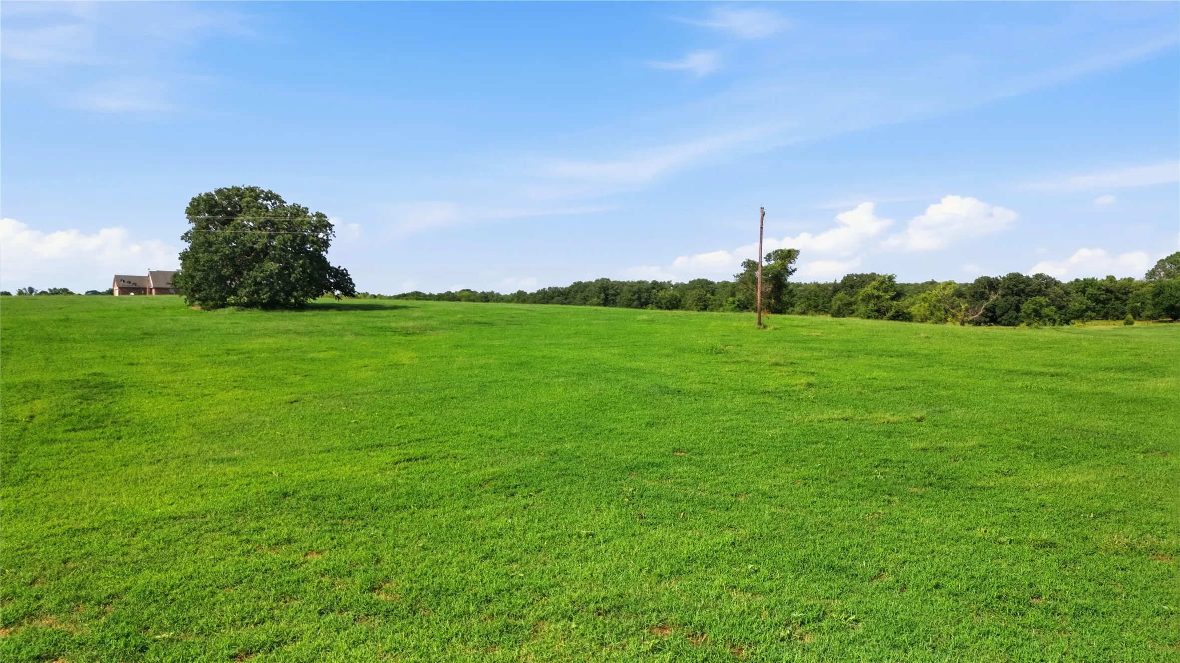 Single Family Residence For Sale in Cooke County , 783 County Road 121, Gainesville, Texas 76240, 4 Bedroom, 3 Bathroom, 2 Garage spaces, 2,266 Sqft, built in 2009, Price $1,250,000, mls#21332920, Real Estate Agent in Gainesville, Homes For Sale in Cooke county, Homes For Sale in Gainesville, Realtor in Gainesville Texas, Real Estate Brokerage Independent Realty Texas, Luminita Cordes Realtor