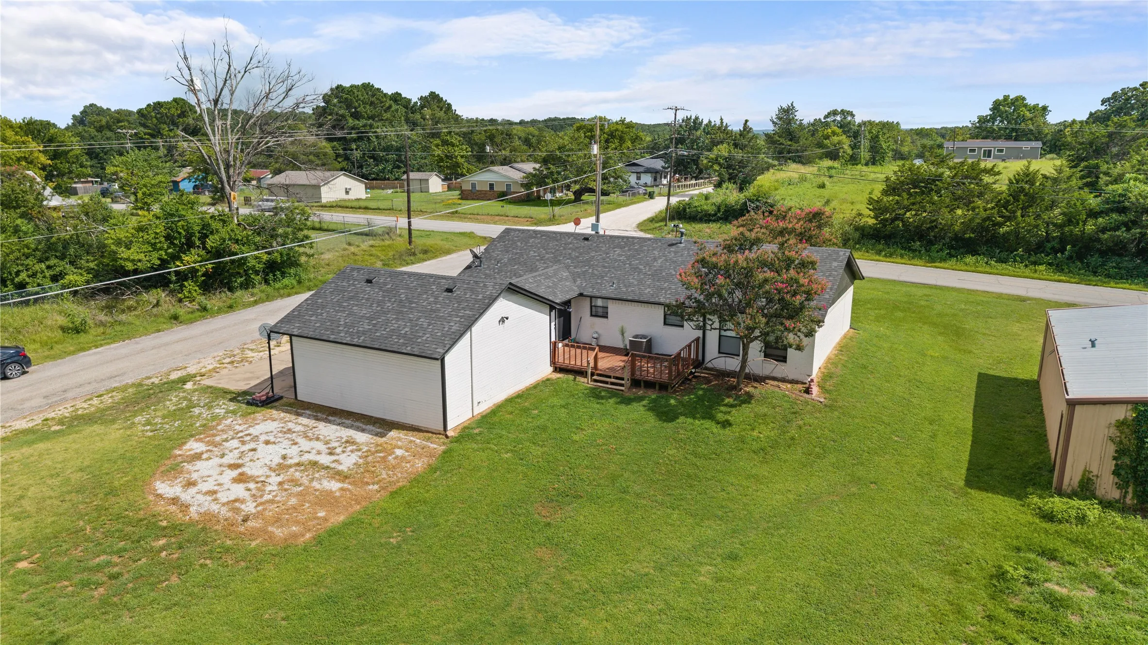 Single Family Residence For Sale in Grayson County , 1939 E Texas Street, Denison, Texas 75021, 3 Bedrooms, 3 Bathrooms, 2 Garage spaces, 1,942 Sqft, built in 1980, Price $275,000, mls#21338213, Real Estate Agent in Denison, Homes For Sale in Grayson county, Homes For Sale in Denison, Realtor in Denison Texas, Real Estate Brokerage Independent Realty Texas, Luminita Cordes Realtor