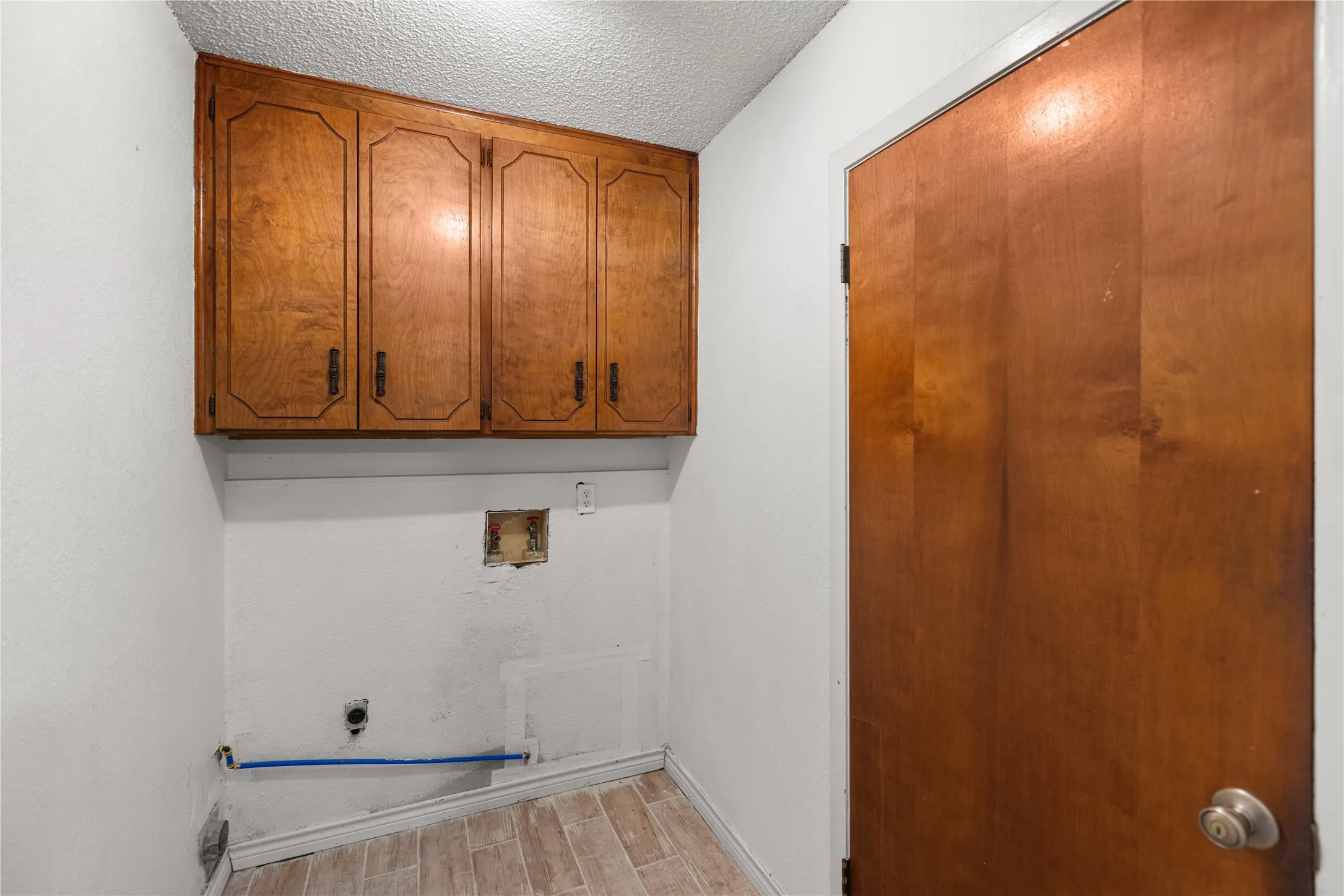 Single Family Residence For Sale in Grayson County , 1939 E Texas Street, Denison, Texas 75021, 3 Bedrooms, 3 Bathrooms, 2 Garage spaces, 1,942 Sqft, built in 1980, Price $275,000, mls#21338213, Real Estate Agent in Denison, Homes For Sale in Grayson county, Homes For Sale in Denison, Realtor in Denison Texas, Real Estate Brokerage Independent Realty Texas, Luminita Cordes Realtor