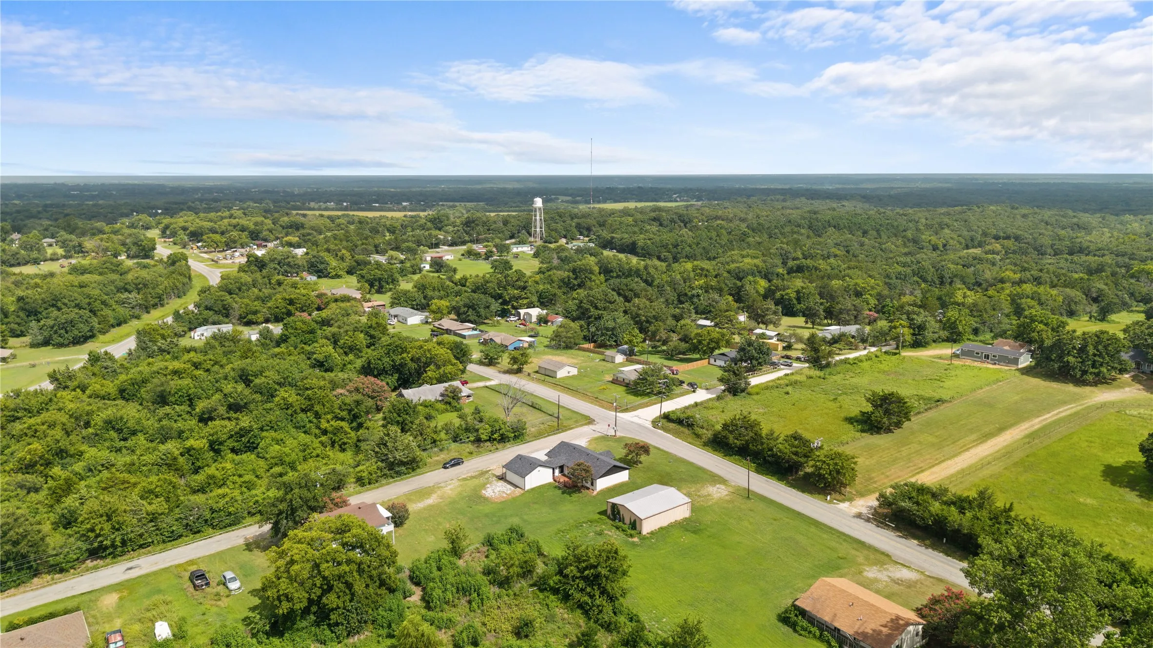 Single Family Residence For Sale in Grayson County , 1939 E Texas Street, Denison, Texas 75021, 3 Bedrooms, 3 Bathrooms, 2 Garage spaces, 1,942 Sqft, built in 1980, Price $275,000, mls#21338213, Real Estate Agent in Denison, Homes For Sale in Grayson county, Homes For Sale in Denison, Realtor in Denison Texas, Real Estate Brokerage Independent Realty Texas, Luminita Cordes Realtor
