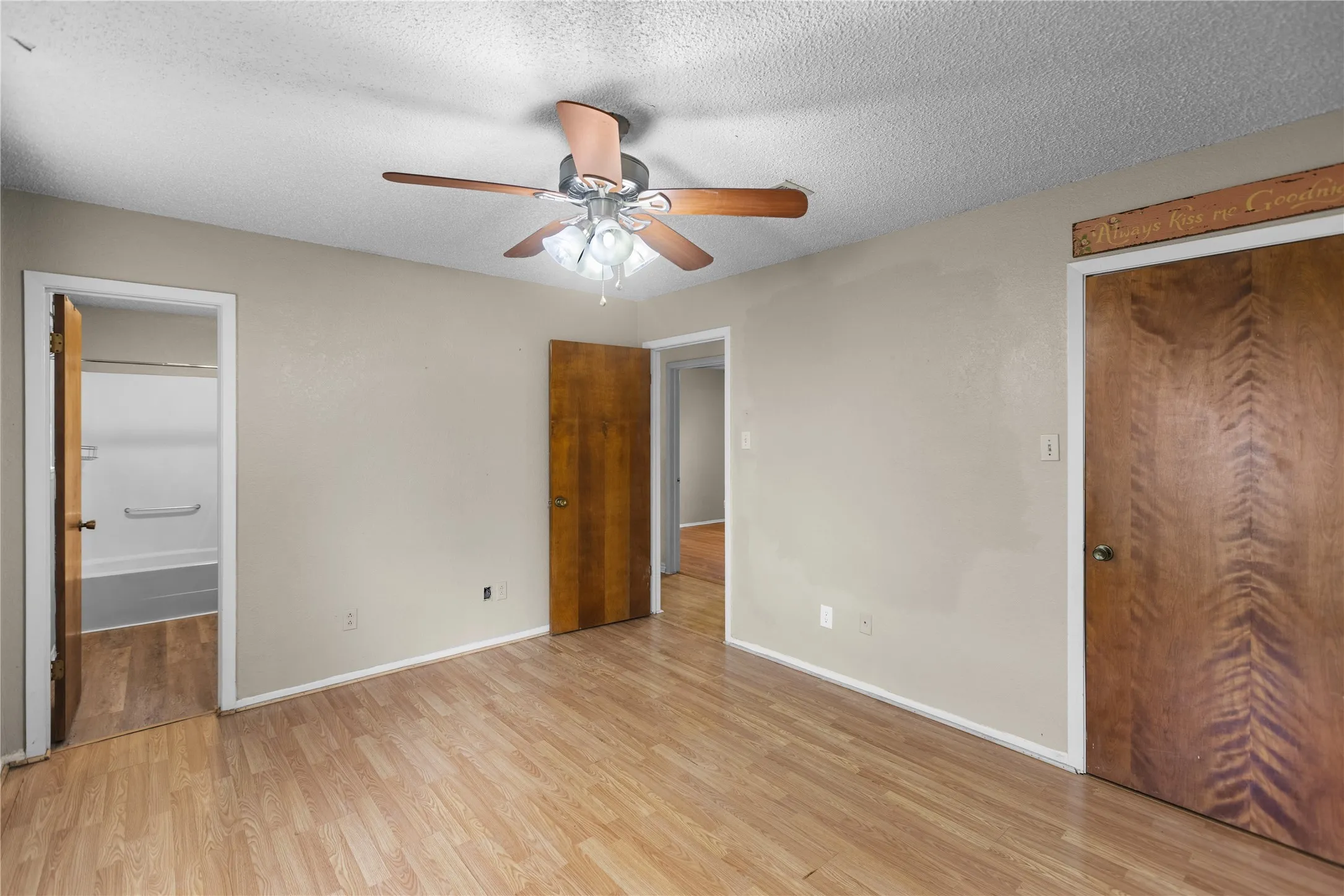 Single Family Residence For Sale in Grayson County , 1939 E Texas Street, Denison, Texas 75021, 3 Bedrooms, 3 Bathrooms, 2 Garage spaces, 1,942 Sqft, built in 1980, Price $275,000, mls#21338213, Real Estate Agent in Denison, Homes For Sale in Grayson county, Homes For Sale in Denison, Realtor in Denison Texas, Real Estate Brokerage Independent Realty Texas, Luminita Cordes Realtor