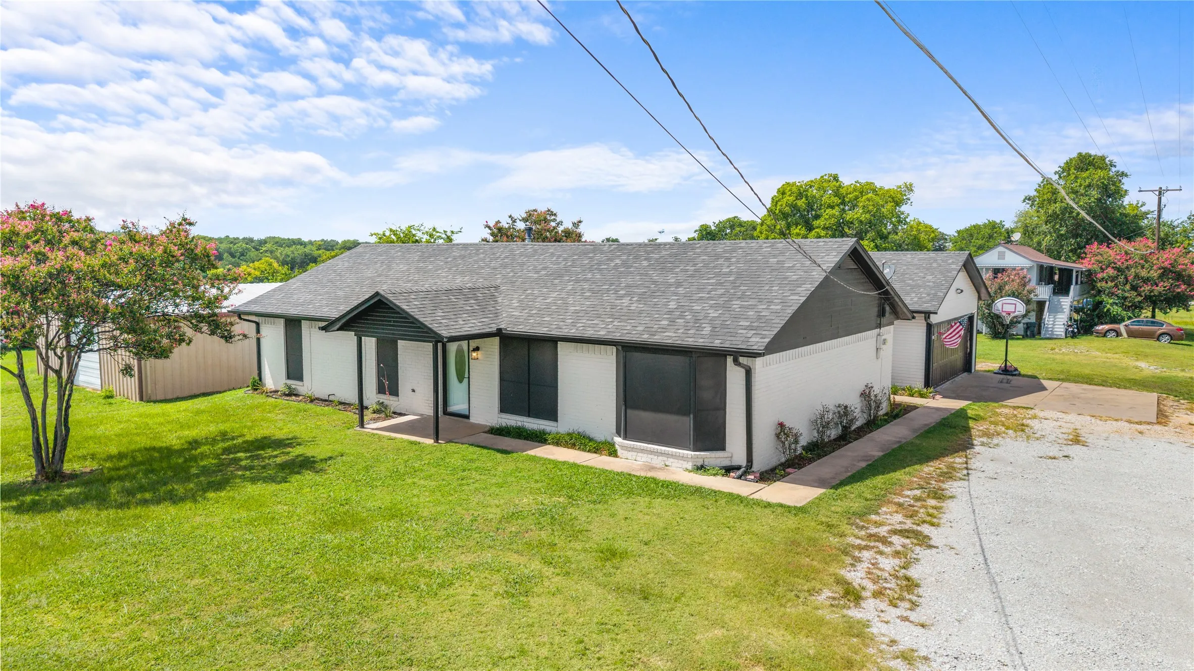 Single Family Residence For Sale in Grayson County , 1939 E Texas Street, Denison, Texas 75021, 3 Bedrooms, 3 Bathrooms, 2 Garage spaces, 1,942 Sqft, built in 1980, Price $275,000, mls#21338213, Real Estate Agent in Denison, Homes For Sale in Grayson county, Homes For Sale in Denison, Realtor in Denison Texas, Real Estate Brokerage Independent Realty Texas, Luminita Cordes Realtor