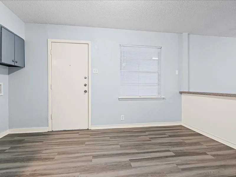 Single Family Residence For Sale in Dallas County , 2632 Emerald Drive, Mesquite, Texas 75150, 3 Bedroom, 1 Bathroom, 1 Garage spaces, 975 Sqft, built in 1964, mls#21338476, Real Estate Agent in Mesquite, Homes For Sale in Dallas county, Homes For Sale in Mesquite, Realtor in Mesquite Texas, Real Estate Brokerage Independent Realty Texas, Luminita Cordes Realtor