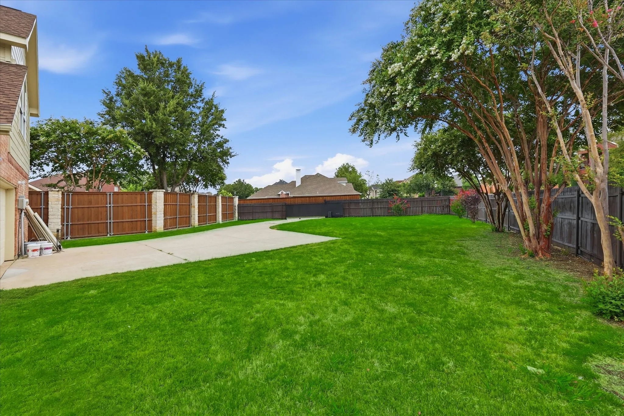 Single Family Residence For Sale in Denton County , 1400 Hudspeth Drive, Carrollton, Texas 75010, 4 Bedroom, 4 Bathroom, 2 Garage spaces, 3,806 Sqft, built in 2000, mls#21338502, Real Estate Agent in Carrollton, Homes For Sale in Denton county, Homes For Sale in Carrollton, Realtor in Carrollton Texas, Real Estate Brokerage Independent Realty Texas, Luminita Cordes Realtor
