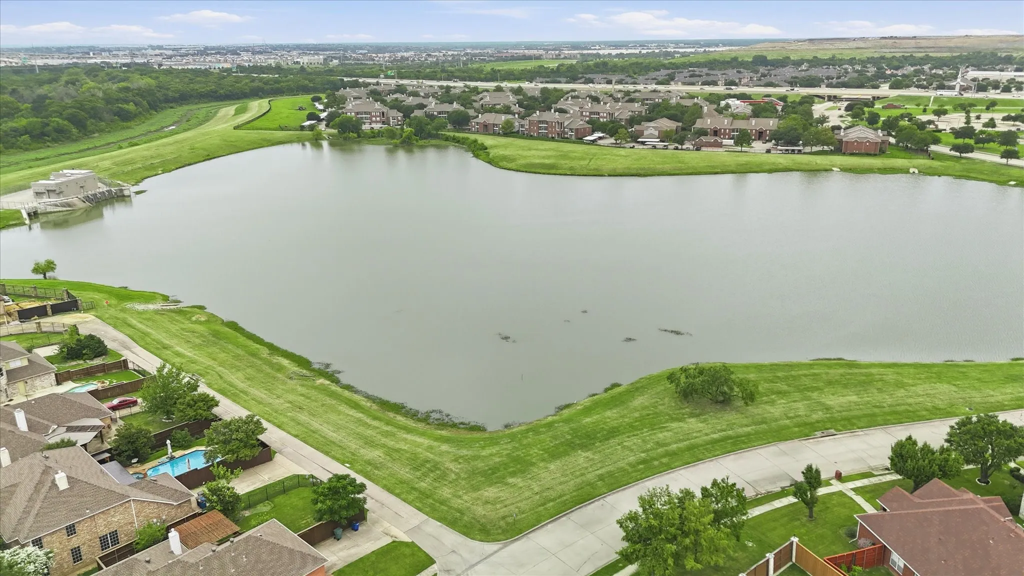 Single Family Residence For Sale in Denton County , 1400 Hudspeth Drive, Carrollton, Texas 75010, 4 Bedroom, 4 Bathroom, 2 Garage spaces, 3,806 Sqft, built in 2000, mls#21338502, Real Estate Agent in Carrollton, Homes For Sale in Denton county, Homes For Sale in Carrollton, Realtor in Carrollton Texas, Real Estate Brokerage Independent Realty Texas, Luminita Cordes Realtor