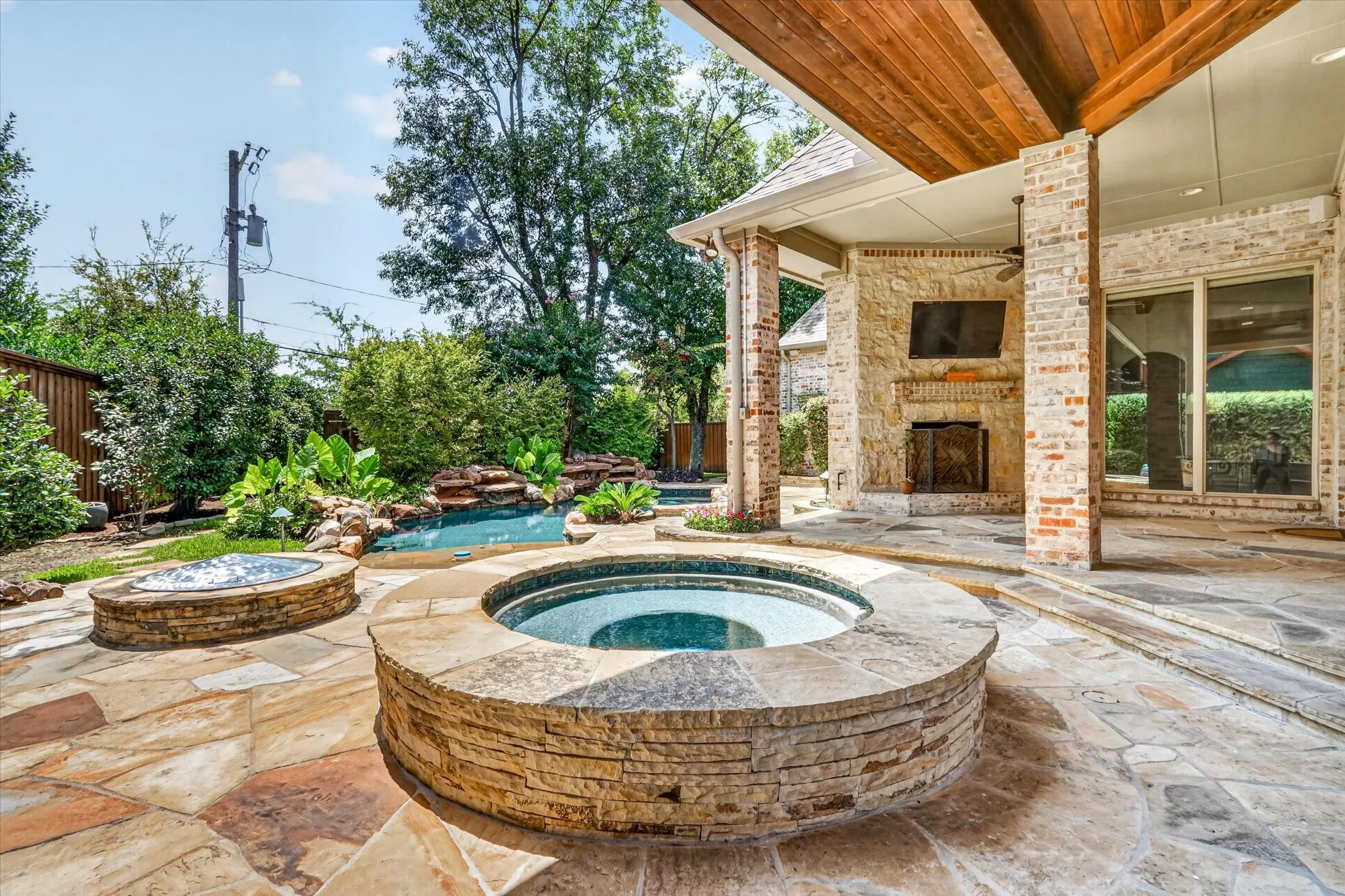 Single Family Residence For Sale in Dallas County , 6032 Burgundy Road, Dallas, Texas 75230, 5 Bedroom, 6 Bathroom, 3 Garage spaces, 5,749 Sqft, built in 2005, mls#21338454, Real Estate Agent in Dallas, Homes For Sale in Dallas county, Homes For Sale in Dallas, Realtor in Dallas Texas, Real Estate Brokerage Independent Realty Texas, Luminita Cordes Realtor