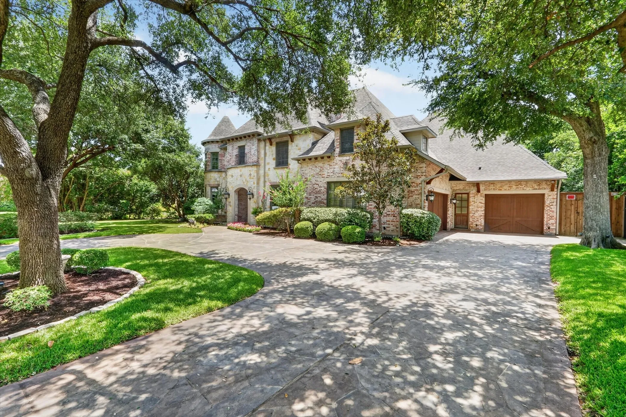 Single Family Residence For Sale in Dallas County , 6032 Burgundy Road, Dallas, Texas 75230, 5 Bedroom, 6 Bathroom, 3 Garage spaces, 5,749 Sqft, built in 2005, mls#21338454, Real Estate Agent in Dallas, Homes For Sale in Dallas county, Homes For Sale in Dallas, Realtor in Dallas Texas, Real Estate Brokerage Independent Realty Texas, Luminita Cordes Realtor