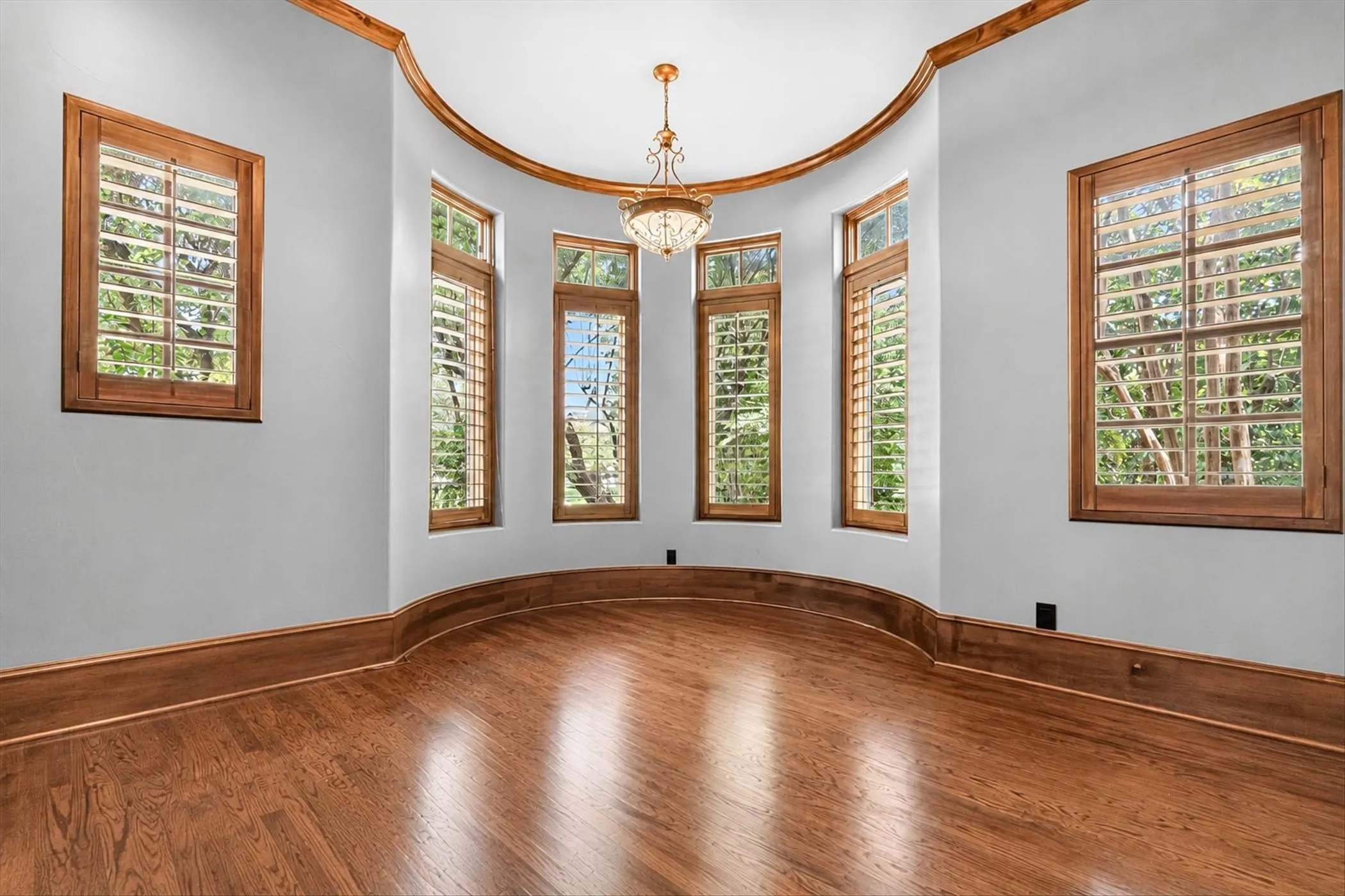 Single Family Residence For Sale in Dallas County , 6032 Burgundy Road, Dallas, Texas 75230, 5 Bedroom, 6 Bathroom, 3 Garage spaces, 5,749 Sqft, built in 2005, mls#21338454, Real Estate Agent in Dallas, Homes For Sale in Dallas county, Homes For Sale in Dallas, Realtor in Dallas Texas, Real Estate Brokerage Independent Realty Texas, Luminita Cordes Realtor
