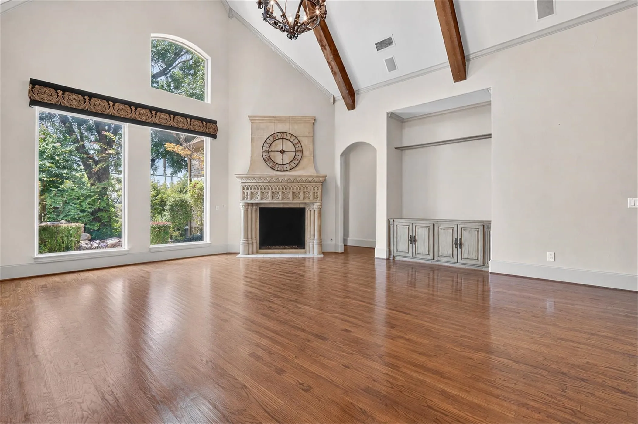 Single Family Residence For Sale in Dallas County , 6032 Burgundy Road, Dallas, Texas 75230, 5 Bedroom, 6 Bathroom, 3 Garage spaces, 5,749 Sqft, built in 2005, mls#21338454, Real Estate Agent in Dallas, Homes For Sale in Dallas county, Homes For Sale in Dallas, Realtor in Dallas Texas, Real Estate Brokerage Independent Realty Texas, Luminita Cordes Realtor