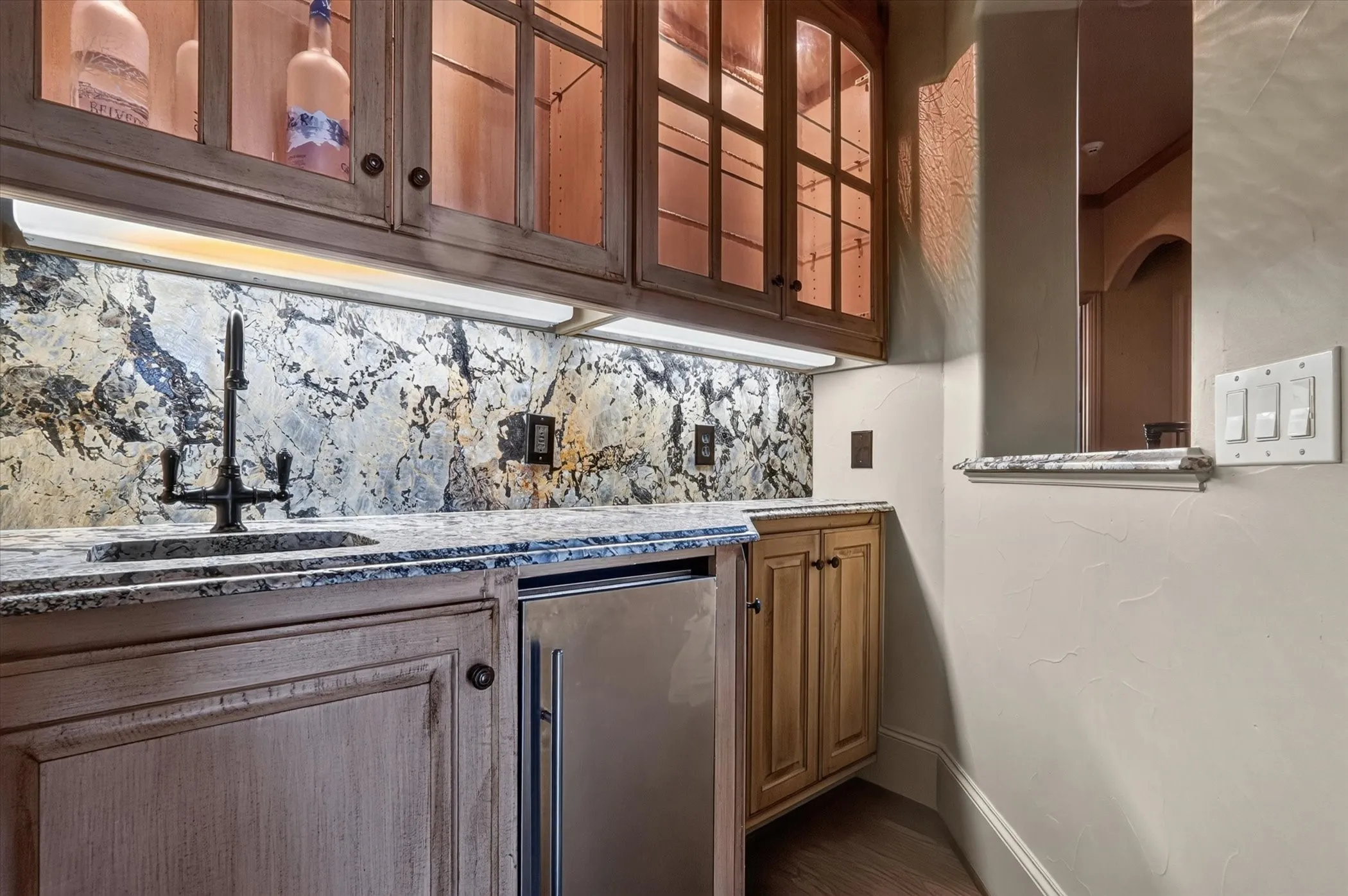 Single Family Residence For Sale in Dallas County , 6032 Burgundy Road, Dallas, Texas 75230, 5 Bedroom, 6 Bathroom, 3 Garage spaces, 5,749 Sqft, built in 2005, mls#21338454, Real Estate Agent in Dallas, Homes For Sale in Dallas county, Homes For Sale in Dallas, Realtor in Dallas Texas, Real Estate Brokerage Independent Realty Texas, Luminita Cordes Realtor