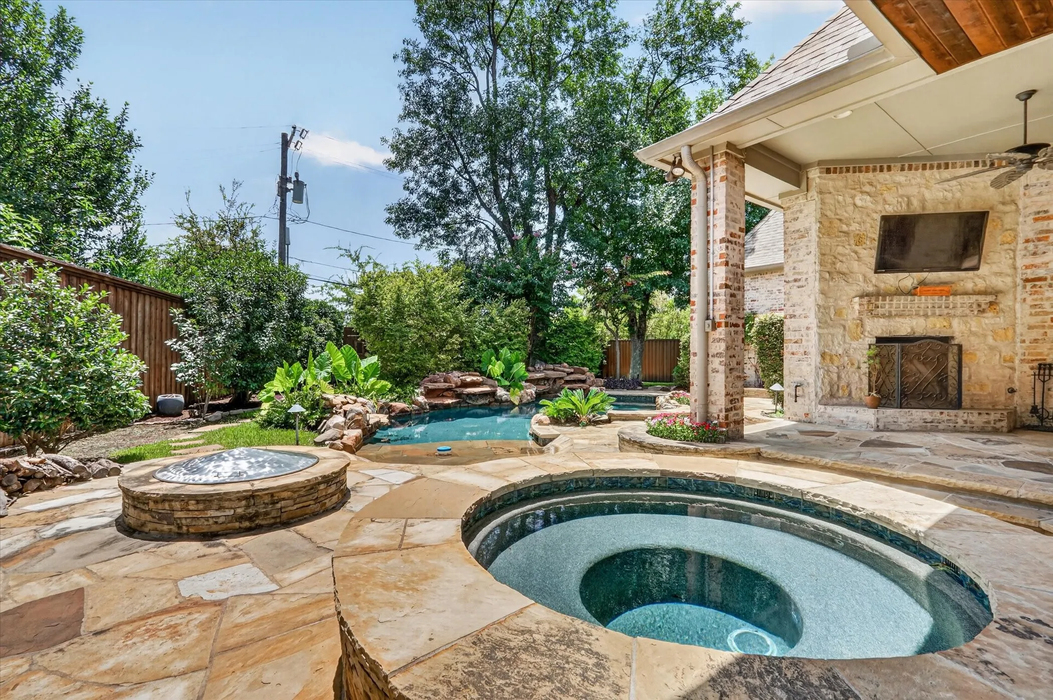 Single Family Residence For Sale in Dallas County , 6032 Burgundy Road, Dallas, Texas 75230, 5 Bedroom, 6 Bathroom, 3 Garage spaces, 5,749 Sqft, built in 2005, mls#21338454, Real Estate Agent in Dallas, Homes For Sale in Dallas county, Homes For Sale in Dallas, Realtor in Dallas Texas, Real Estate Brokerage Independent Realty Texas, Luminita Cordes Realtor
