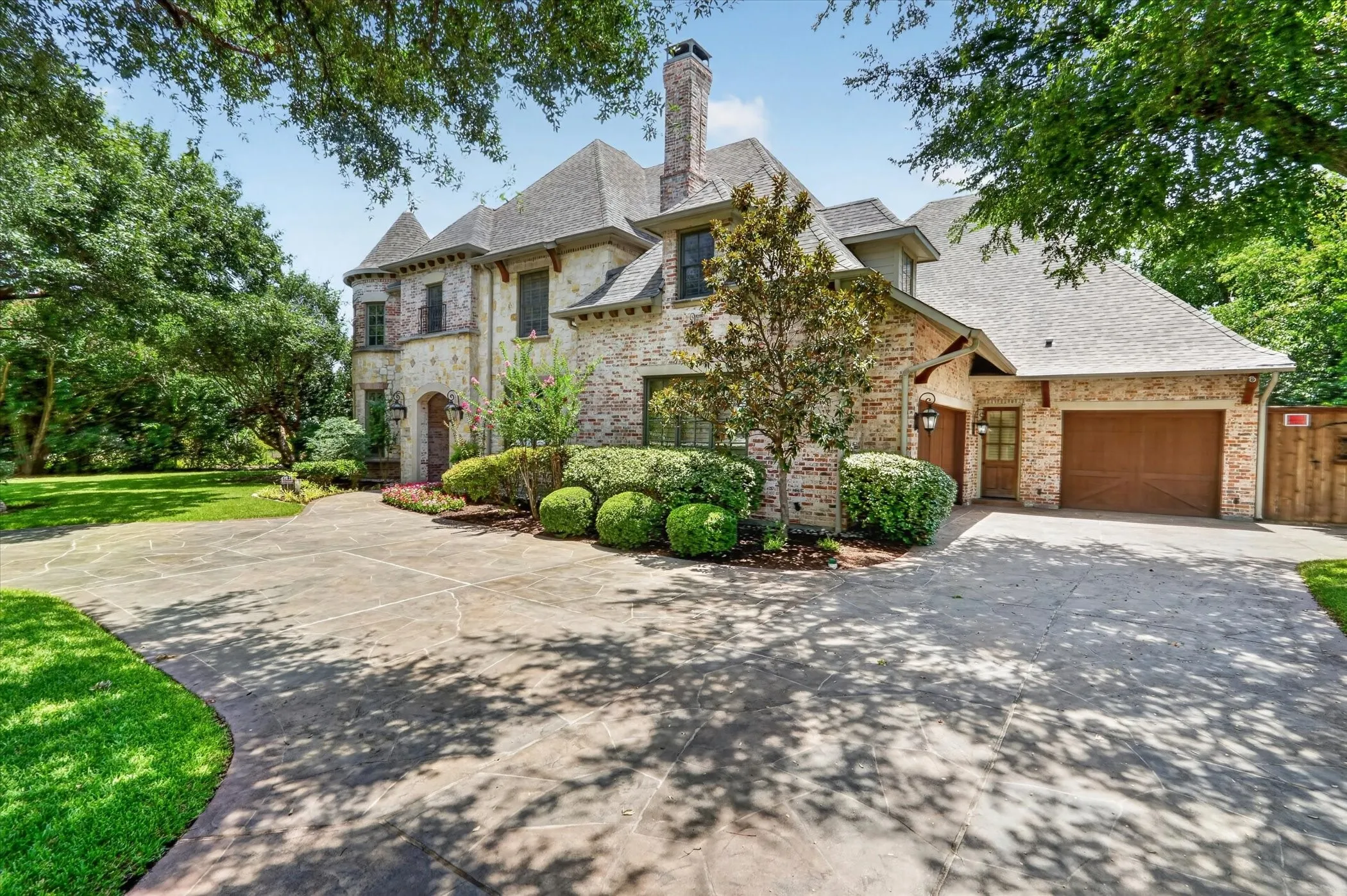 Single Family Residence For Sale in Dallas County , 6032 Burgundy Road, Dallas, Texas 75230, 5 Bedroom, 6 Bathroom, 3 Garage spaces, 5,749 Sqft, built in 2005, mls#21338454, Real Estate Agent in Dallas, Homes For Sale in Dallas county, Homes For Sale in Dallas, Realtor in Dallas Texas, Real Estate Brokerage Independent Realty Texas, Luminita Cordes Realtor