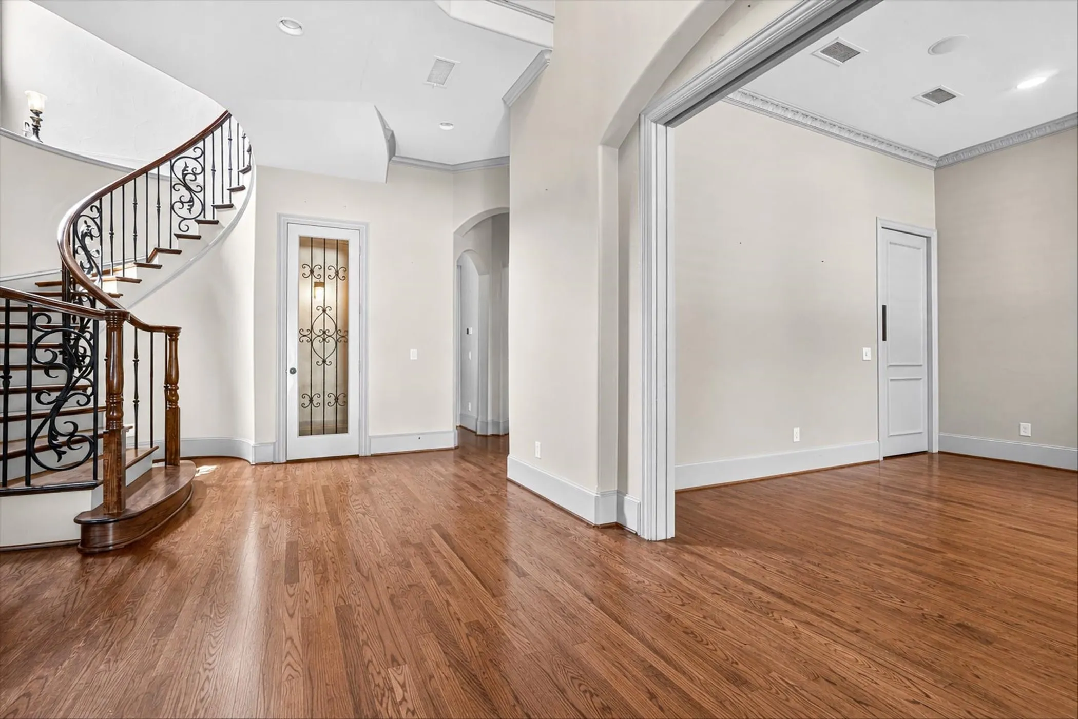 Single Family Residence For Sale in Dallas County , 6032 Burgundy Road, Dallas, Texas 75230, 5 Bedroom, 6 Bathroom, 3 Garage spaces, 5,749 Sqft, built in 2005, mls#21338454, Real Estate Agent in Dallas, Homes For Sale in Dallas county, Homes For Sale in Dallas, Realtor in Dallas Texas, Real Estate Brokerage Independent Realty Texas, Luminita Cordes Realtor