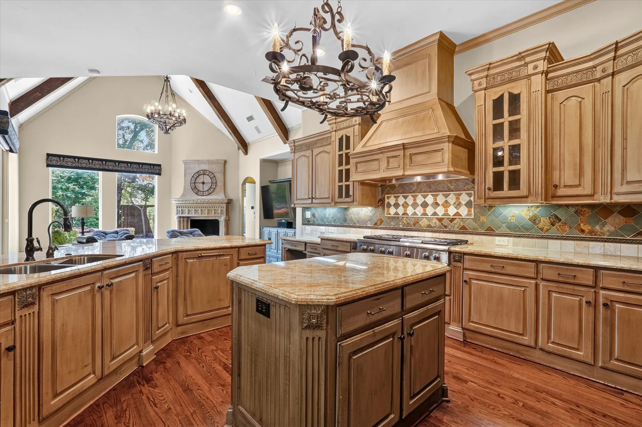 Single Family Residence For Sale in Dallas County , 6032 Burgundy Road, Dallas, Texas 75230, 5 Bedroom, 6 Bathroom, 3 Garage spaces, 5,749 Sqft, built in 2005, mls#21338454, Real Estate Agent in Dallas, Homes For Sale in Dallas county, Homes For Sale in Dallas, Realtor in Dallas Texas, Real Estate Brokerage Independent Realty Texas, Luminita Cordes Realtor