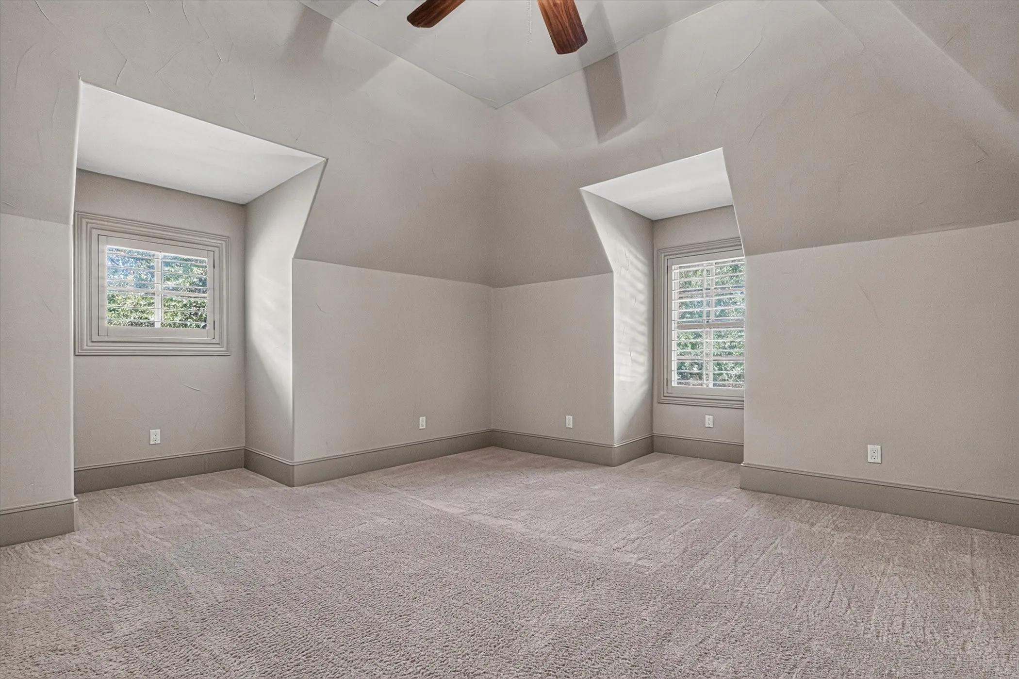 Single Family Residence For Sale in Dallas County , 6032 Burgundy Road, Dallas, Texas 75230, 5 Bedroom, 6 Bathroom, 3 Garage spaces, 5,749 Sqft, built in 2005, mls#21338454, Real Estate Agent in Dallas, Homes For Sale in Dallas county, Homes For Sale in Dallas, Realtor in Dallas Texas, Real Estate Brokerage Independent Realty Texas, Luminita Cordes Realtor
