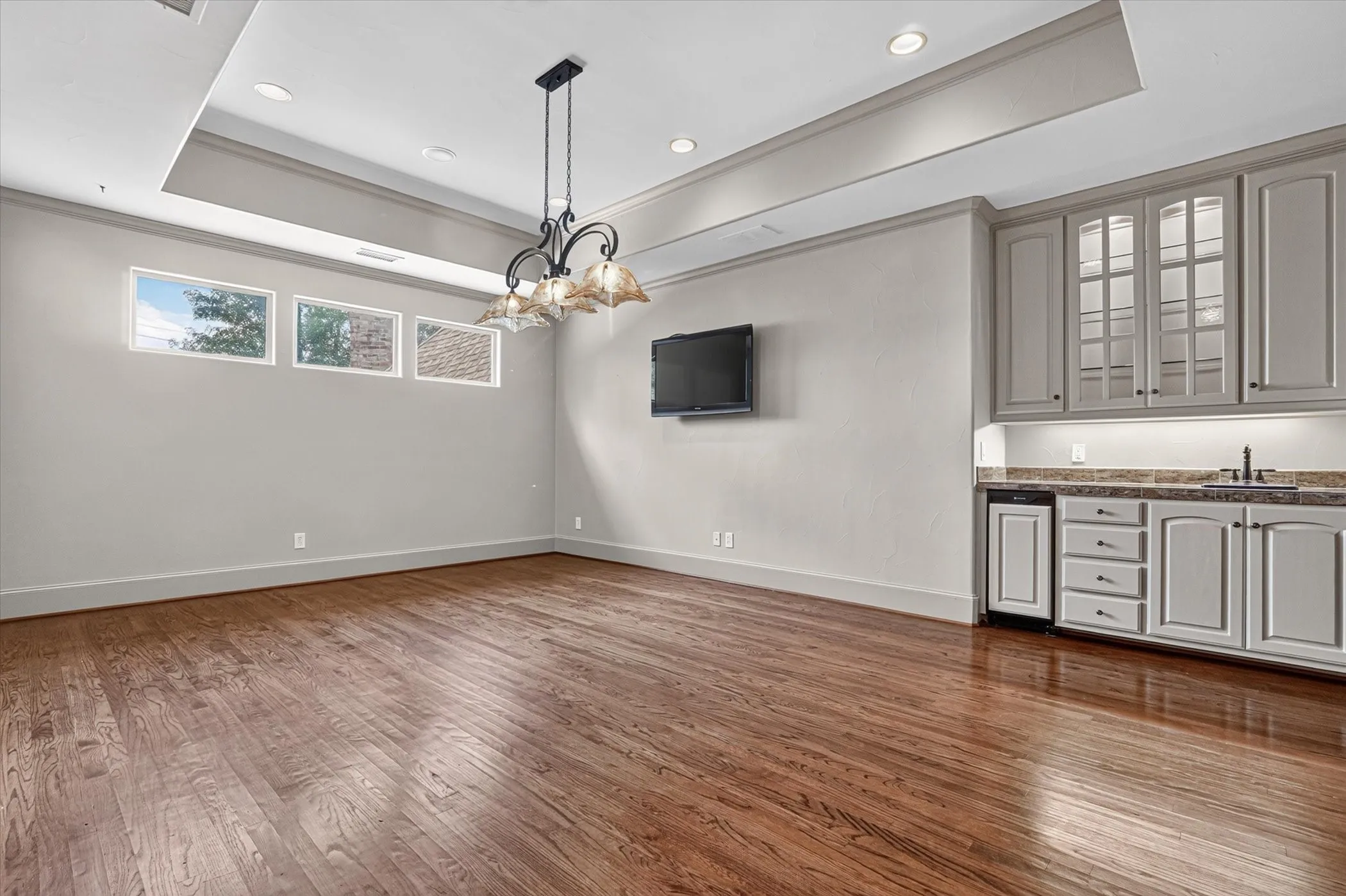 Single Family Residence For Sale in Dallas County , 6032 Burgundy Road, Dallas, Texas 75230, 5 Bedroom, 6 Bathroom, 3 Garage spaces, 5,749 Sqft, built in 2005, mls#21338454, Real Estate Agent in Dallas, Homes For Sale in Dallas county, Homes For Sale in Dallas, Realtor in Dallas Texas, Real Estate Brokerage Independent Realty Texas, Luminita Cordes Realtor