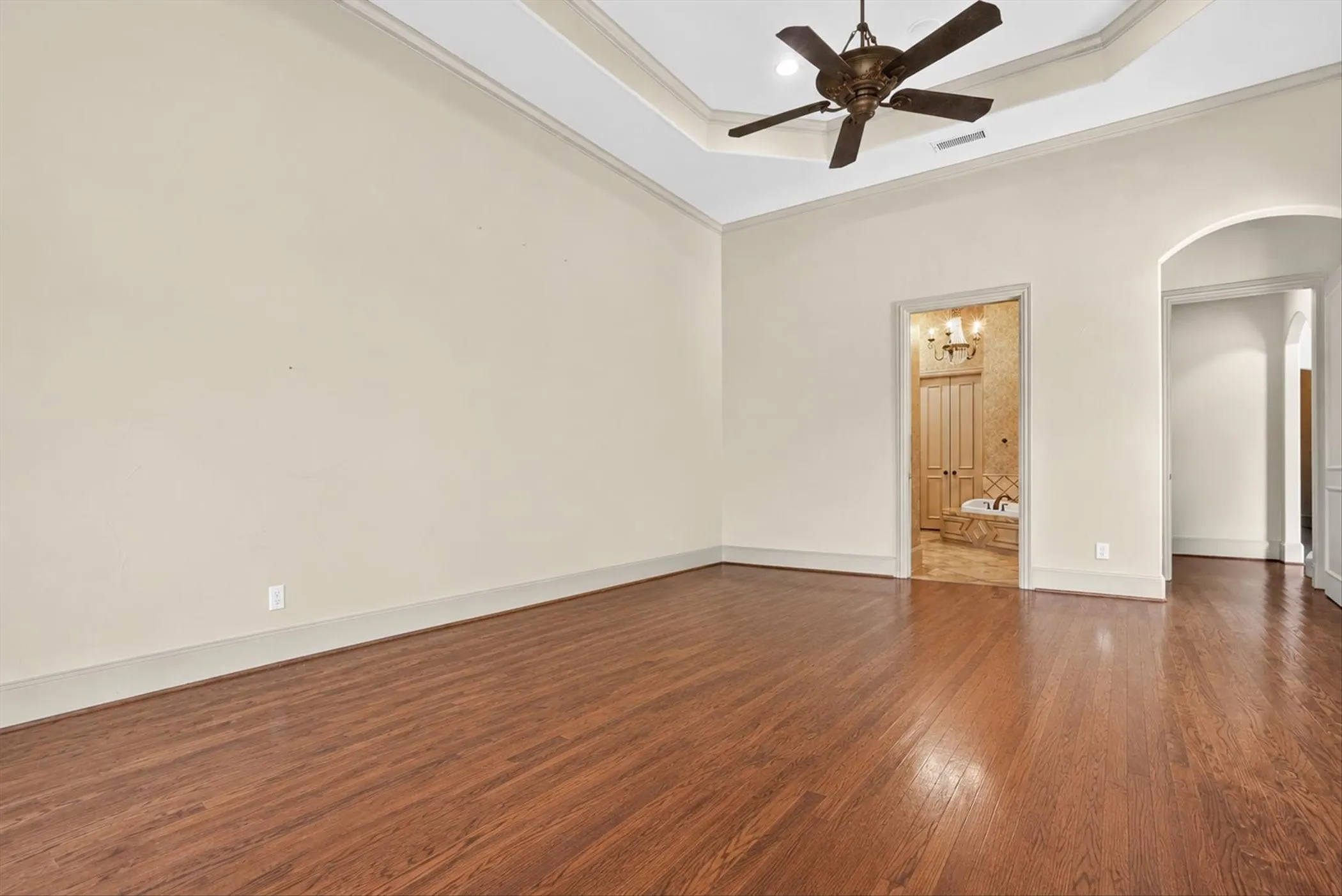 Single Family Residence For Sale in Dallas County , 6032 Burgundy Road, Dallas, Texas 75230, 5 Bedroom, 6 Bathroom, 3 Garage spaces, 5,749 Sqft, built in 2005, mls#21338454, Real Estate Agent in Dallas, Homes For Sale in Dallas county, Homes For Sale in Dallas, Realtor in Dallas Texas, Real Estate Brokerage Independent Realty Texas, Luminita Cordes Realtor