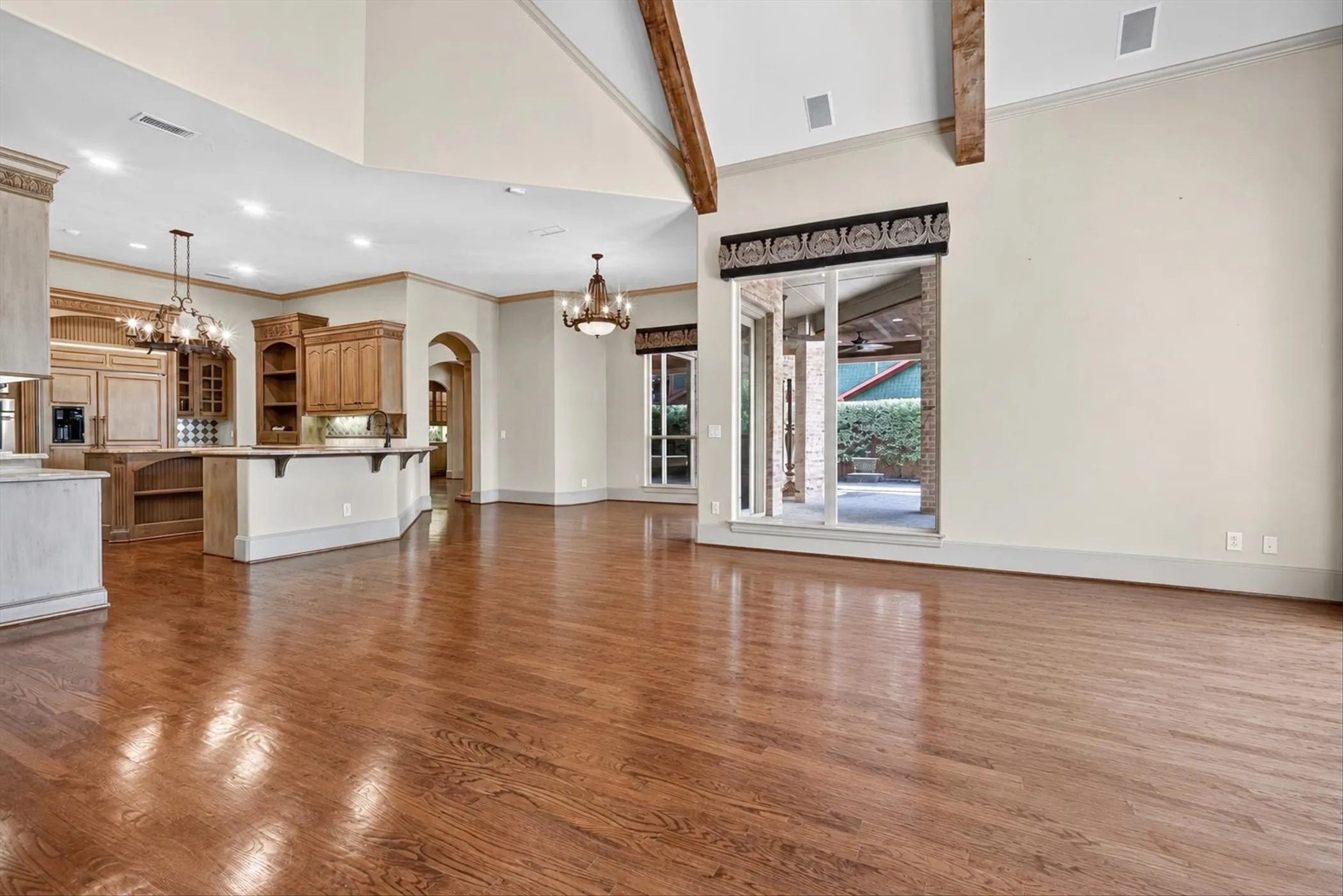 Single Family Residence For Sale in Dallas County , 6032 Burgundy Road, Dallas, Texas 75230, 5 Bedroom, 6 Bathroom, 3 Garage spaces, 5,749 Sqft, built in 2005, mls#21338454, Real Estate Agent in Dallas, Homes For Sale in Dallas county, Homes For Sale in Dallas, Realtor in Dallas Texas, Real Estate Brokerage Independent Realty Texas, Luminita Cordes Realtor