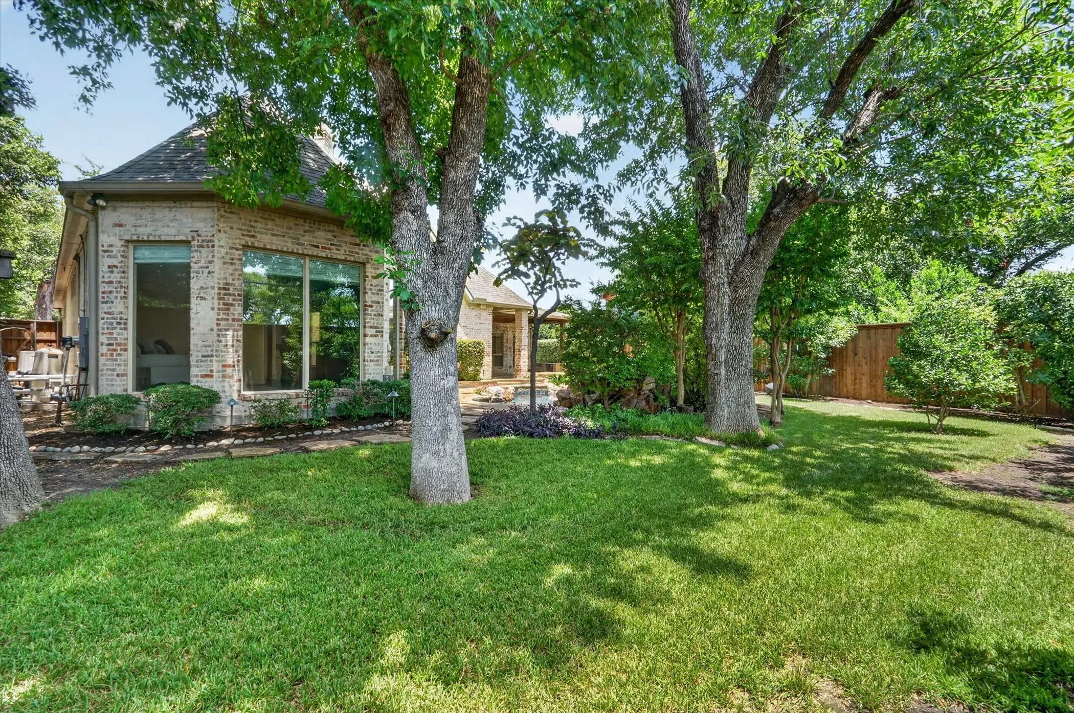 Single Family Residence For Sale in Dallas County , 6032 Burgundy Road, Dallas, Texas 75230, 5 Bedroom, 6 Bathroom, 3 Garage spaces, 5,749 Sqft, built in 2005, mls#21338454, Real Estate Agent in Dallas, Homes For Sale in Dallas county, Homes For Sale in Dallas, Realtor in Dallas Texas, Real Estate Brokerage Independent Realty Texas, Luminita Cordes Realtor