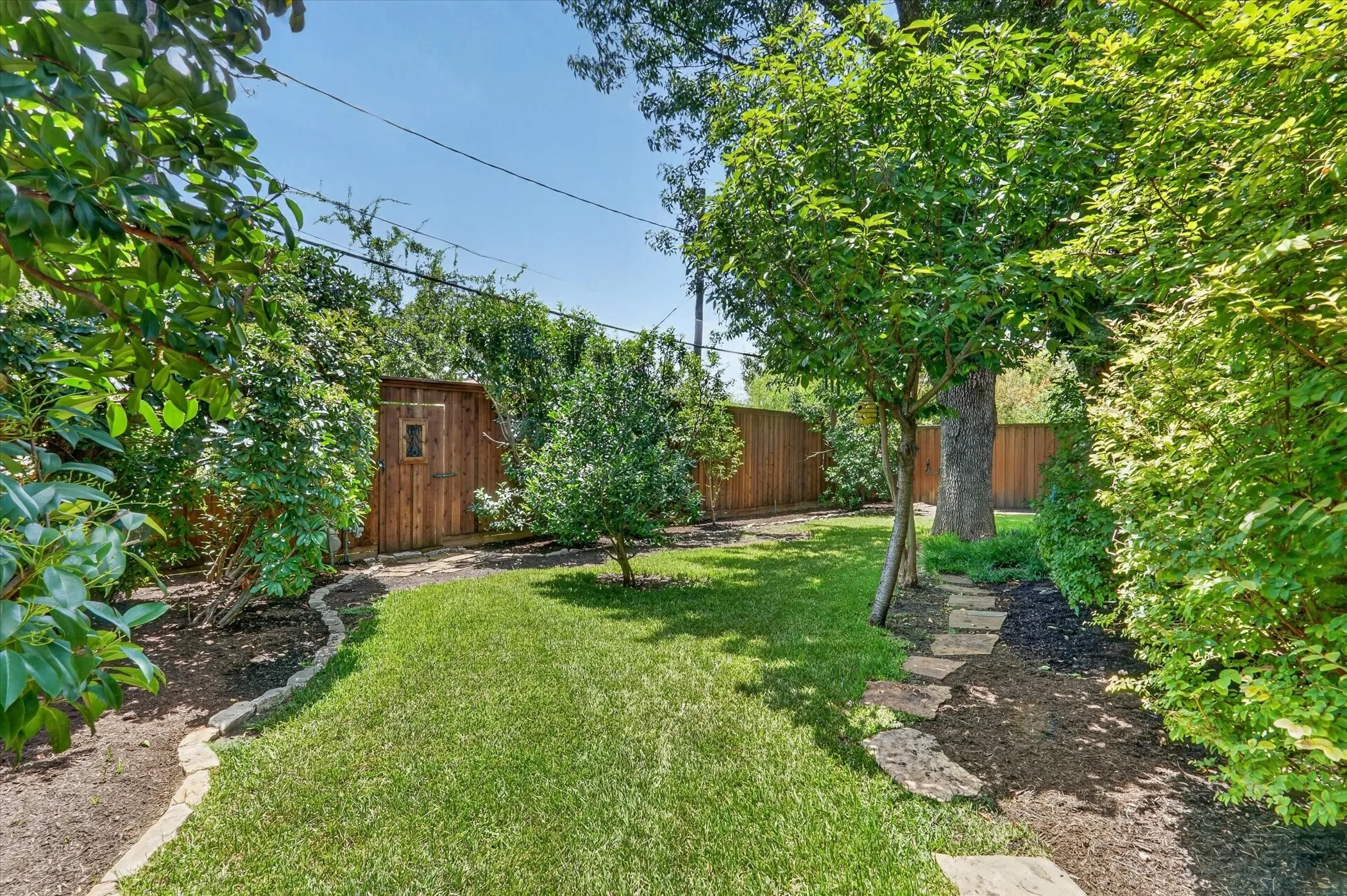 Single Family Residence For Sale in Dallas County , 6032 Burgundy Road, Dallas, Texas 75230, 5 Bedroom, 6 Bathroom, 3 Garage spaces, 5,749 Sqft, built in 2005, mls#21338454, Real Estate Agent in Dallas, Homes For Sale in Dallas county, Homes For Sale in Dallas, Realtor in Dallas Texas, Real Estate Brokerage Independent Realty Texas, Luminita Cordes Realtor