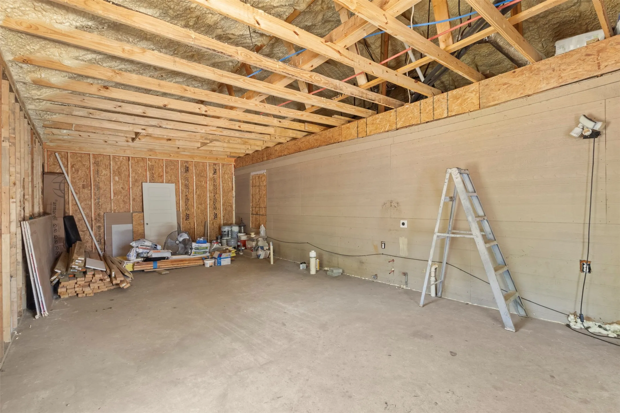 Single Family Residence For Sale in Tarrant County , 5425 Laster Road, Fort Worth, Texas 76119, 2 Bedroom, 1 Bathroom, Garage spaces, 768 Sqft, built in 1955, mls#21336438, Real Estate Agent in Fort Worth, Homes For Sale in Tarrant county, Homes For Sale in Fort Worth, Realtor in Fort Worth Texas, Real Estate Brokerage Independent Realty Texas, Luminita Cordes Realtor