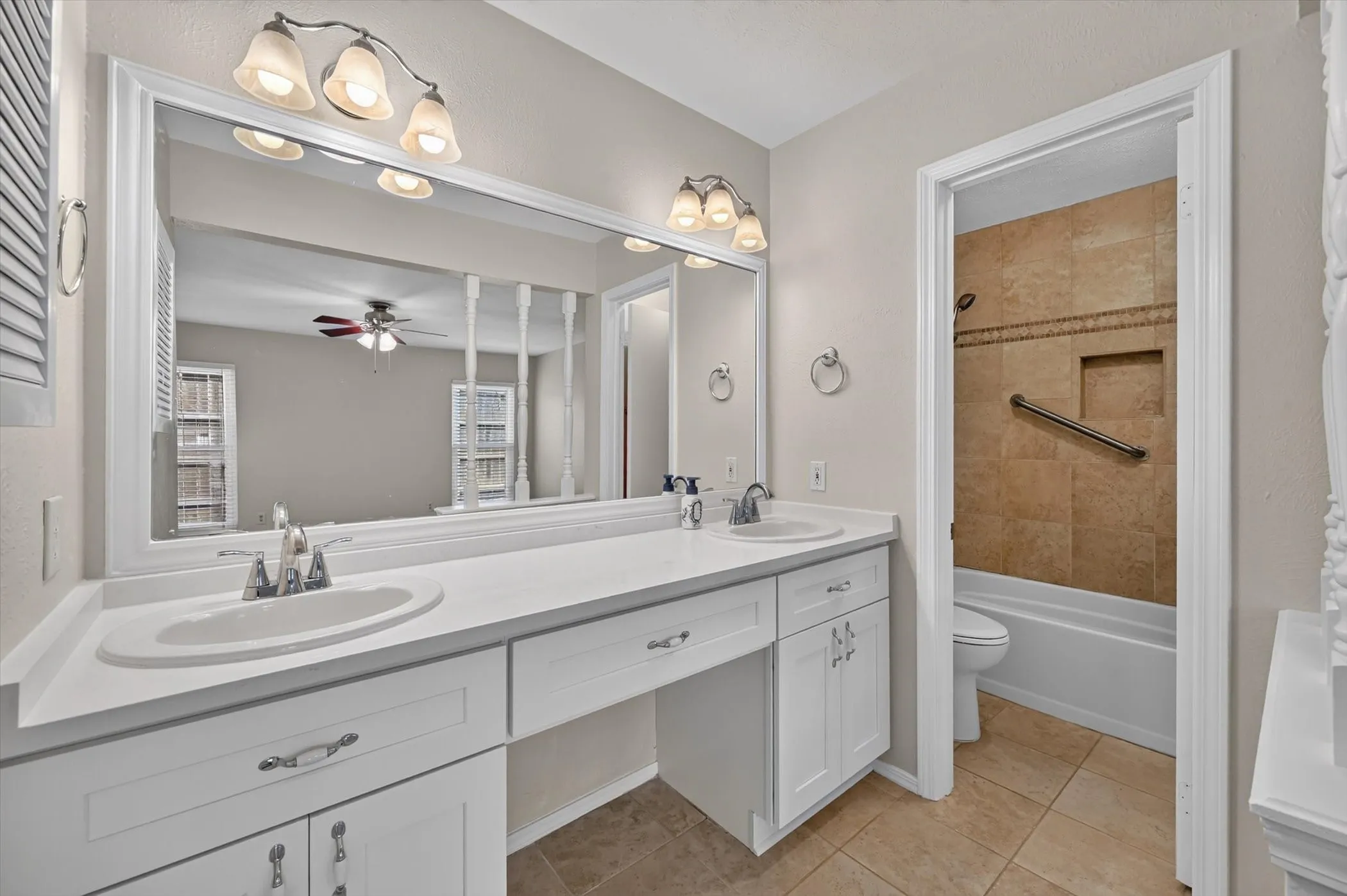 Single Family Residence For Sale in Denton County , 2801 Stratford Lane, Flower Mound, Texas 75028, 3 Bedroom, 2 Bathroom, 2 Garage spaces, 1,790 Sqft, built in 1983, mls#21332064, Real Estate Agent in Flower Mound, Homes For Sale in Denton county, Homes For Sale in Flower Mound, Realtor in Flower Mound Texas, Real Estate Brokerage Independent Realty Texas, Luminita Cordes Realtor