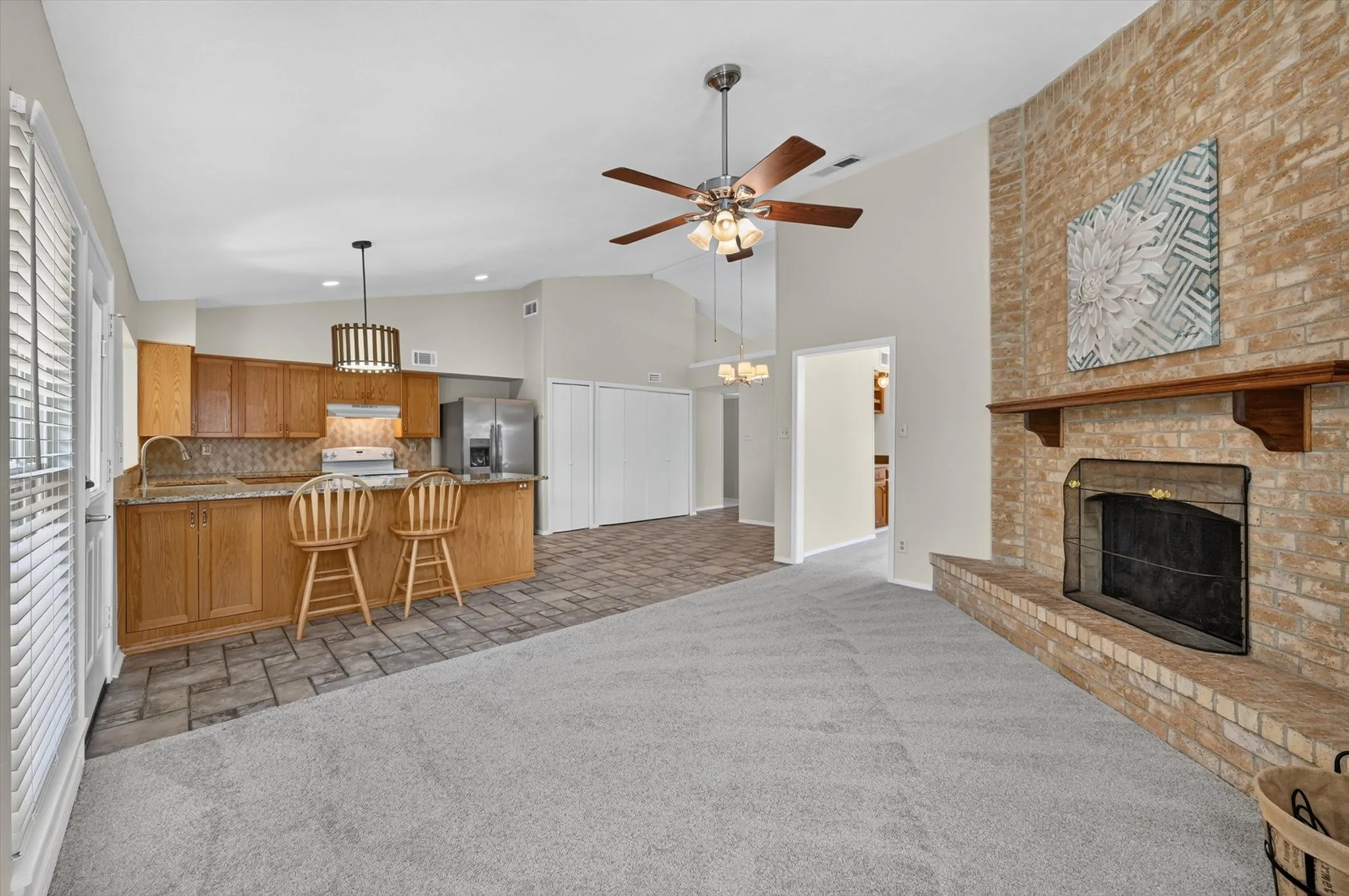 Single Family Residence For Sale in Denton County , 2801 Stratford Lane, Flower Mound, Texas 75028, 3 Bedroom, 2 Bathroom, 2 Garage spaces, 1,790 Sqft, built in 1983, mls#21332064, Real Estate Agent in Flower Mound, Homes For Sale in Denton county, Homes For Sale in Flower Mound, Realtor in Flower Mound Texas, Real Estate Brokerage Independent Realty Texas, Luminita Cordes Realtor