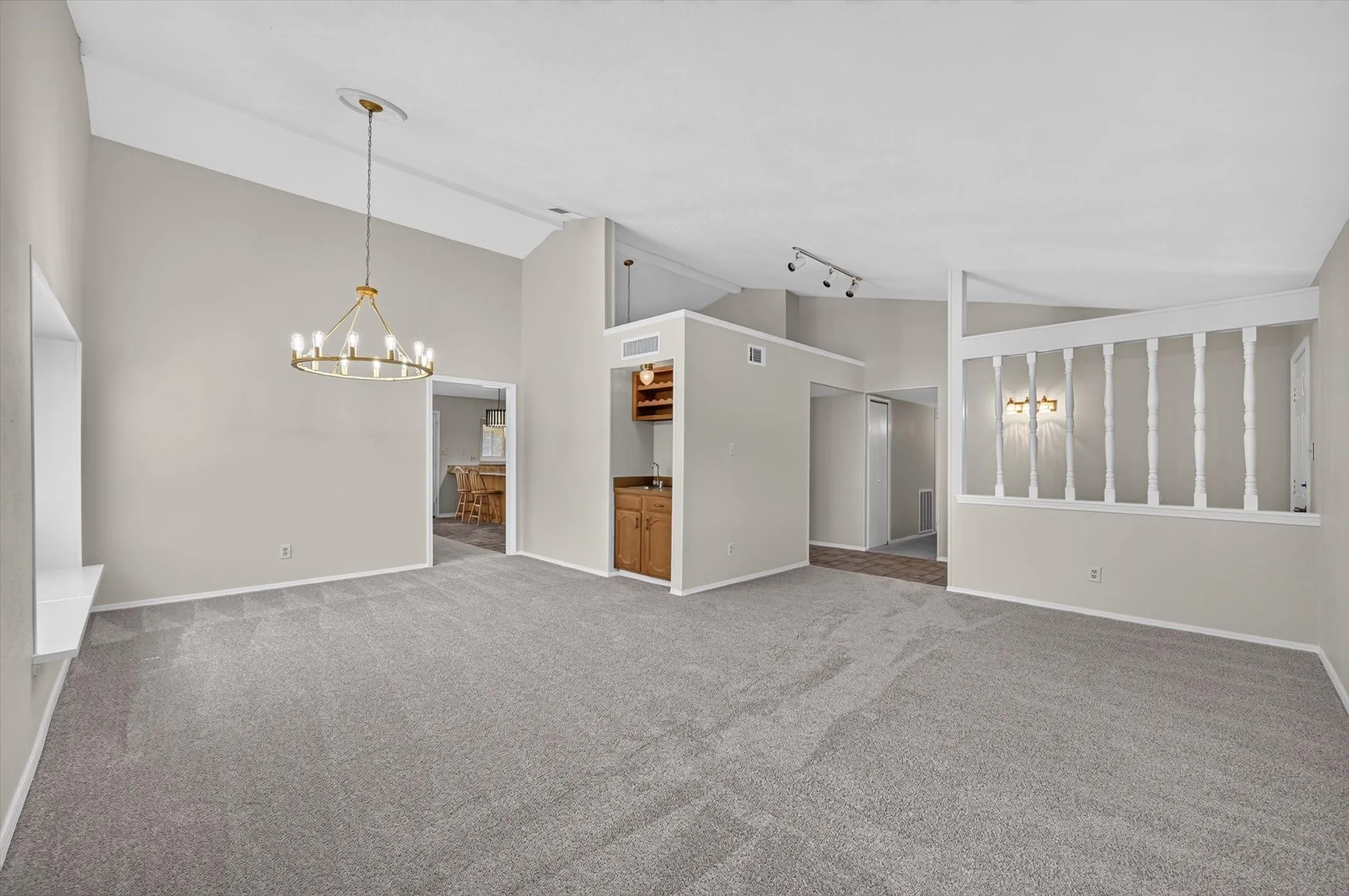 Single Family Residence For Sale in Denton County , 2801 Stratford Lane, Flower Mound, Texas 75028, 3 Bedroom, 2 Bathroom, 2 Garage spaces, 1,790 Sqft, built in 1983, mls#21332064, Real Estate Agent in Flower Mound, Homes For Sale in Denton county, Homes For Sale in Flower Mound, Realtor in Flower Mound Texas, Real Estate Brokerage Independent Realty Texas, Luminita Cordes Realtor
