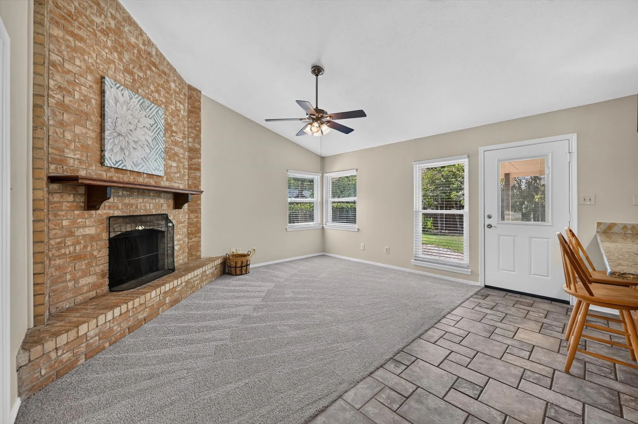 Single Family Residence For Sale in Denton County , 2801 Stratford Lane, Flower Mound, Texas 75028, 3 Bedroom, 2 Bathroom, 2 Garage spaces, 1,790 Sqft, built in 1983, mls#21332064, Real Estate Agent in Flower Mound, Homes For Sale in Denton county, Homes For Sale in Flower Mound, Realtor in Flower Mound Texas, Real Estate Brokerage Independent Realty Texas, Luminita Cordes Realtor