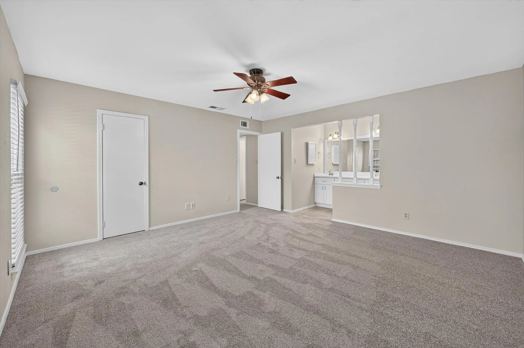 Single Family Residence For Sale in Denton County , 2801 Stratford Lane, Flower Mound, Texas 75028, 3 Bedroom, 2 Bathroom, 2 Garage spaces, 1,790 Sqft, built in 1983, mls#21332064, Real Estate Agent in Flower Mound, Homes For Sale in Denton county, Homes For Sale in Flower Mound, Realtor in Flower Mound Texas, Real Estate Brokerage Independent Realty Texas, Luminita Cordes Realtor