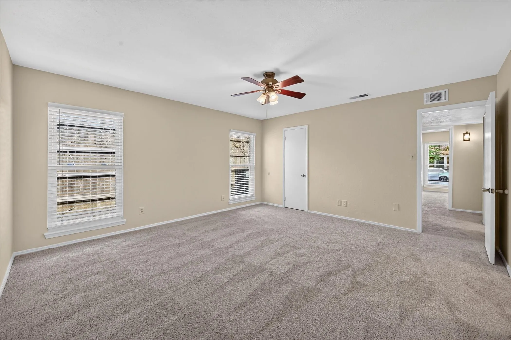 Single Family Residence For Sale in Denton County , 2801 Stratford Lane, Flower Mound, Texas 75028, 3 Bedroom, 2 Bathroom, 2 Garage spaces, 1,790 Sqft, built in 1983, mls#21332064, Real Estate Agent in Flower Mound, Homes For Sale in Denton county, Homes For Sale in Flower Mound, Realtor in Flower Mound Texas, Real Estate Brokerage Independent Realty Texas, Luminita Cordes Realtor