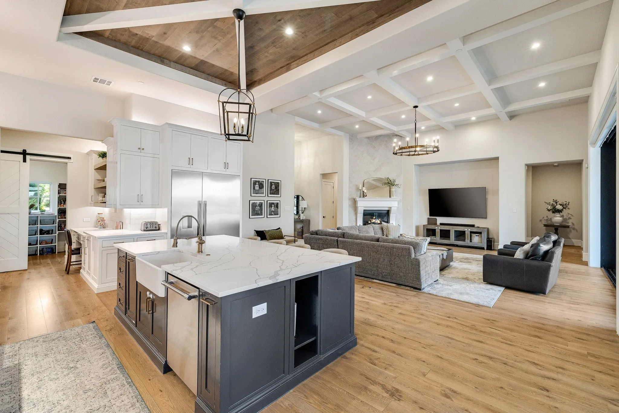 Single Family Residence For Sale in Collin County , 660 Louise Drive, Fairview, Texas 75069, 7 Bedroom, 9 Bathroom, 5 Garage spaces, 6,536 Sqft, built in 2020, mls#21338441, Real Estate Agent in Fairview, Homes For Sale in Collin county, Homes For Sale in Fairview, Realtor in Fairview Texas, Real Estate Brokerage Independent Realty Texas, Luminita Cordes Realtor