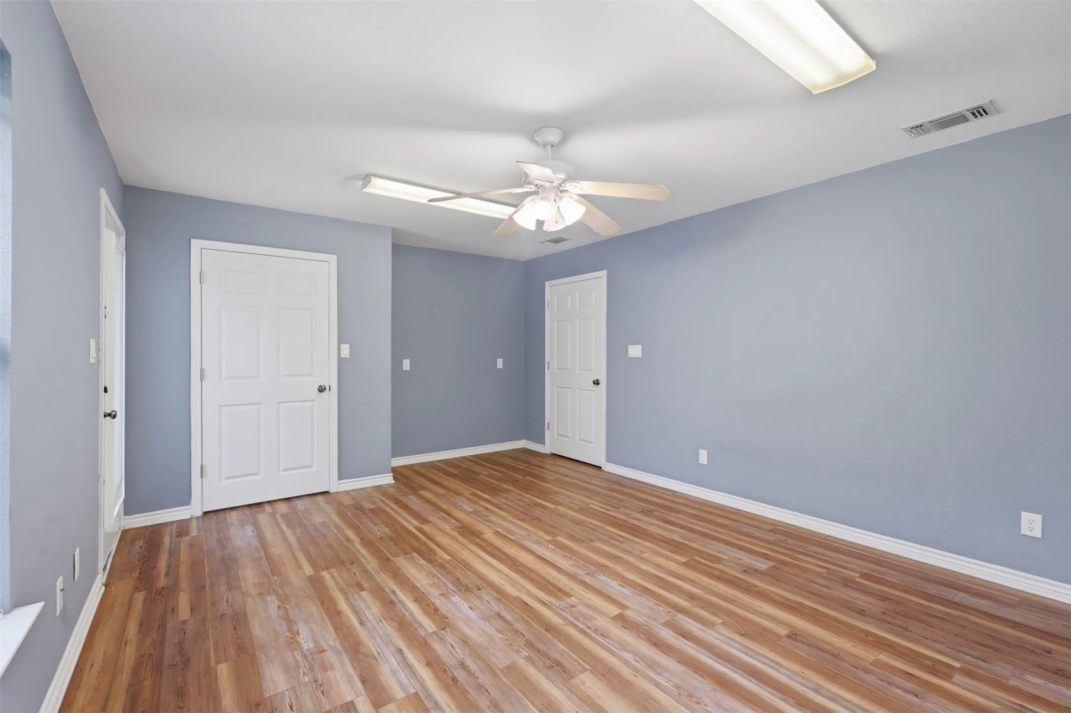 Single Family Residence For Sale in Franklin (TX) County , 565 W El Dorado Drive, Scroggins, Texas 75480, 4 Bedroom, 2 Bathroom, 2 Garage spaces, 2,232 Sqft, built in 2002, Price $499,000, mls#21334738, Real Estate Agent in Scroggins, Homes For Sale in Franklin (TX) county, Homes For Sale in Scroggins, Realtor in Scroggins Texas, Real Estate Brokerage Independent Realty Texas, Luminita Cordes Realtor
