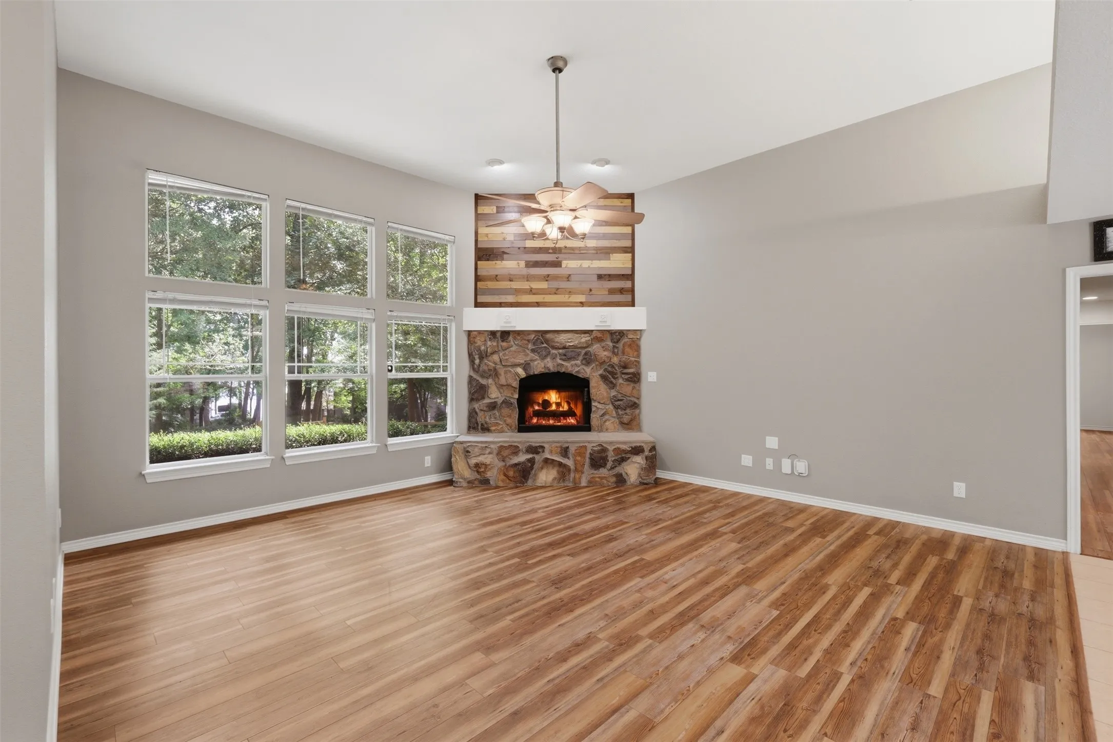 Single Family Residence For Sale in Franklin (TX) County , 565 W El Dorado Drive, Scroggins, Texas 75480, 4 Bedroom, 2 Bathroom, 2 Garage spaces, 2,232 Sqft, built in 2002, Price $499,000, mls#21334738, Real Estate Agent in Scroggins, Homes For Sale in Franklin (TX) county, Homes For Sale in Scroggins, Realtor in Scroggins Texas, Real Estate Brokerage Independent Realty Texas, Luminita Cordes Realtor