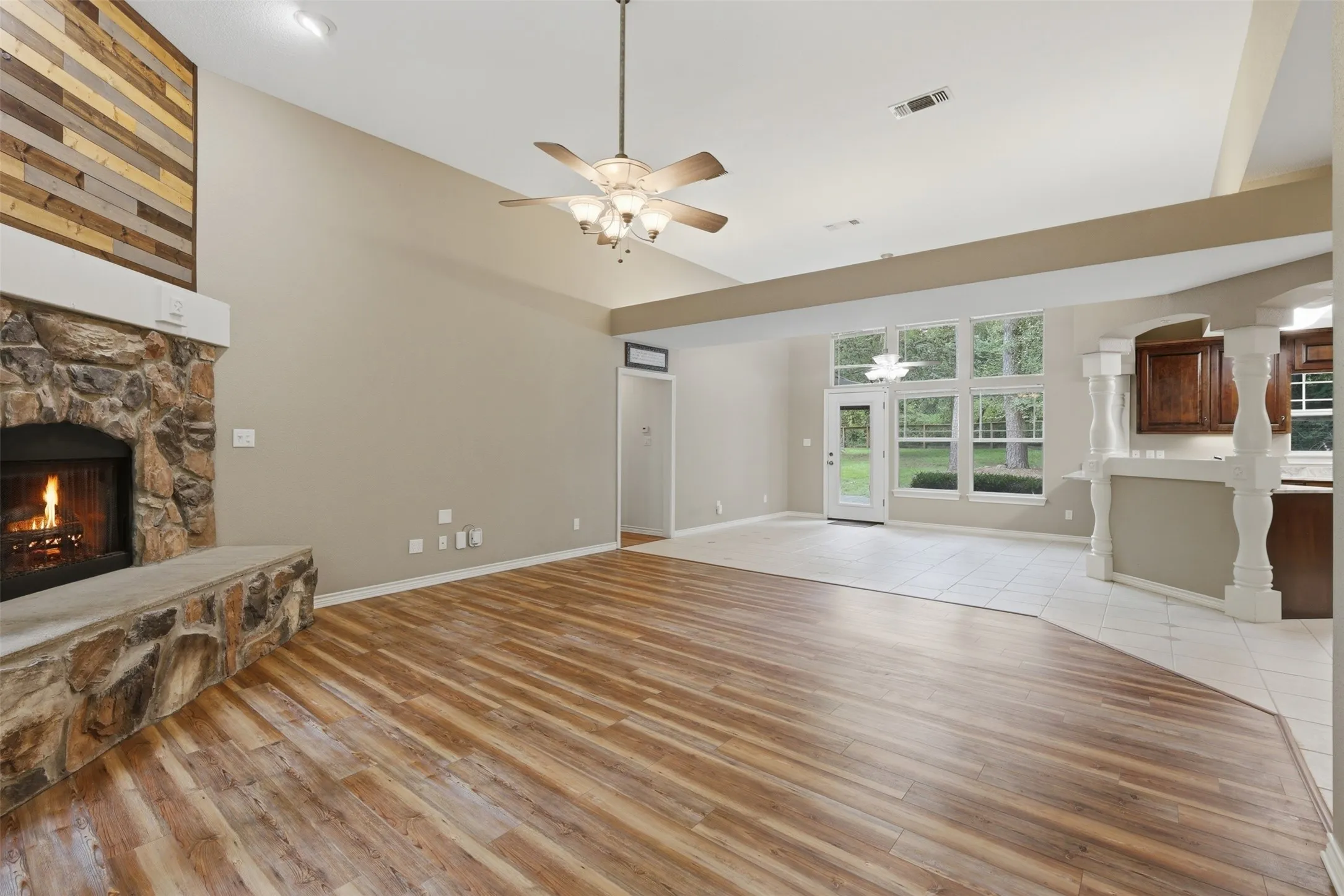 Single Family Residence For Sale in Franklin (TX) County , 565 W El Dorado Drive, Scroggins, Texas 75480, 4 Bedroom, 2 Bathroom, 2 Garage spaces, 2,232 Sqft, built in 2002, Price $499,000, mls#21334738, Real Estate Agent in Scroggins, Homes For Sale in Franklin (TX) county, Homes For Sale in Scroggins, Realtor in Scroggins Texas, Real Estate Brokerage Independent Realty Texas, Luminita Cordes Realtor