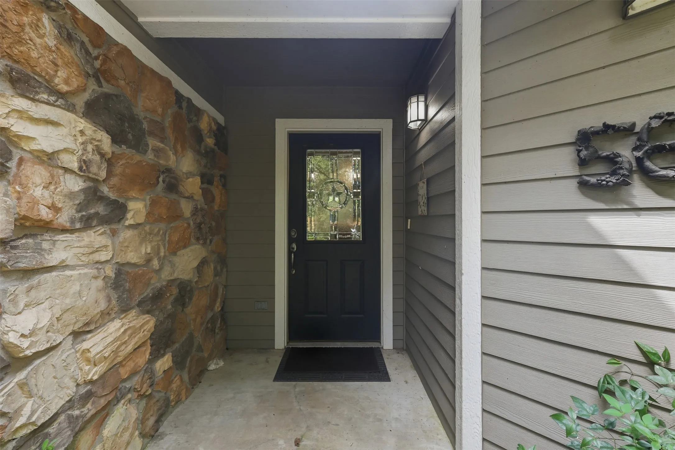 Single Family Residence For Sale in Franklin (TX) County , 565 W El Dorado Drive, Scroggins, Texas 75480, 4 Bedroom, 2 Bathroom, 2 Garage spaces, 2,232 Sqft, built in 2002, Price $499,000, mls#21334738, Real Estate Agent in Scroggins, Homes For Sale in Franklin (TX) county, Homes For Sale in Scroggins, Realtor in Scroggins Texas, Real Estate Brokerage Independent Realty Texas, Luminita Cordes Realtor