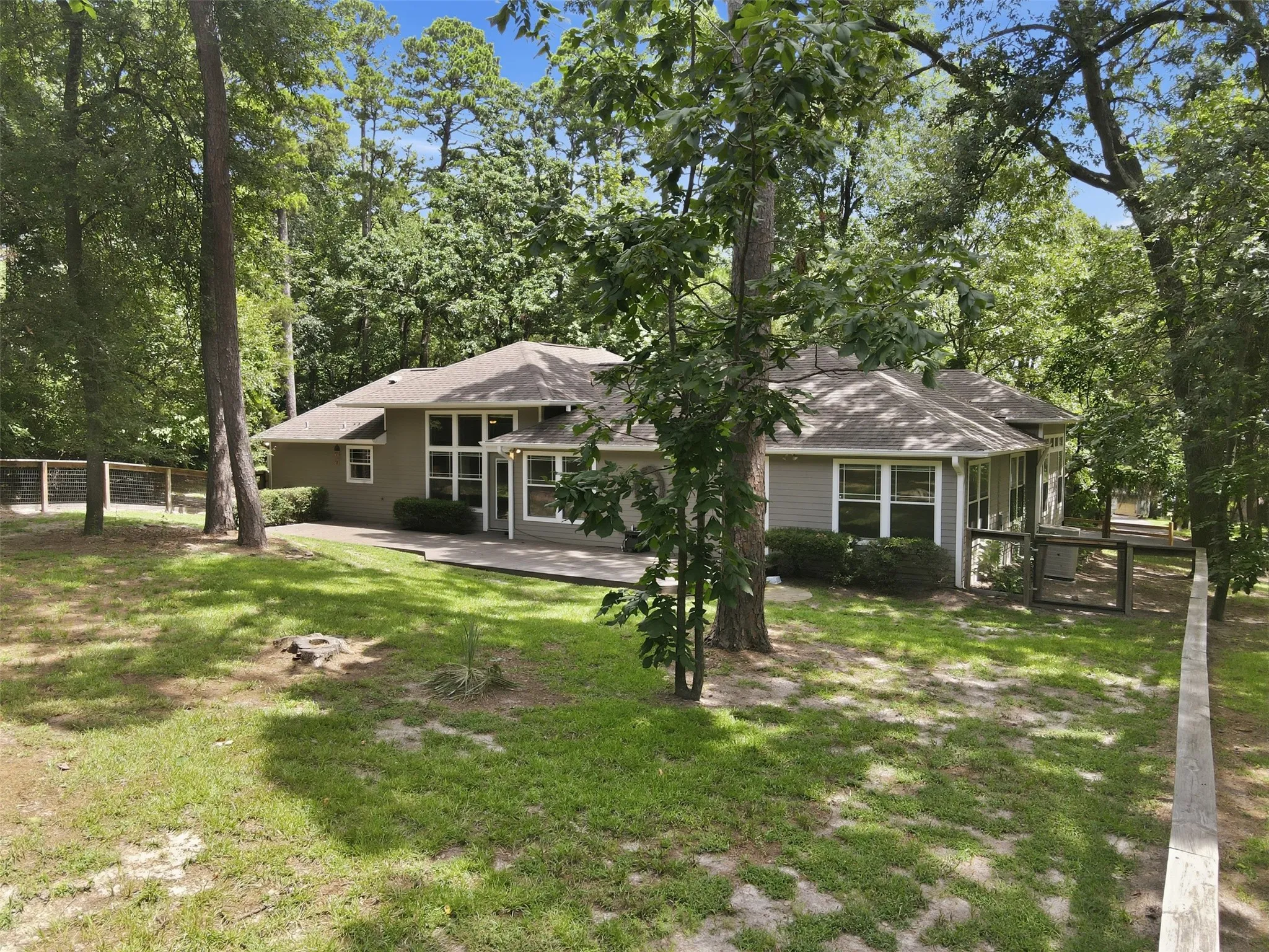 Single Family Residence For Sale in Franklin (TX) County , 565 W El Dorado Drive, Scroggins, Texas 75480, 4 Bedroom, 2 Bathroom, 2 Garage spaces, 2,232 Sqft, built in 2002, Price $499,000, mls#21334738, Real Estate Agent in Scroggins, Homes For Sale in Franklin (TX) county, Homes For Sale in Scroggins, Realtor in Scroggins Texas, Real Estate Brokerage Independent Realty Texas, Luminita Cordes Realtor
