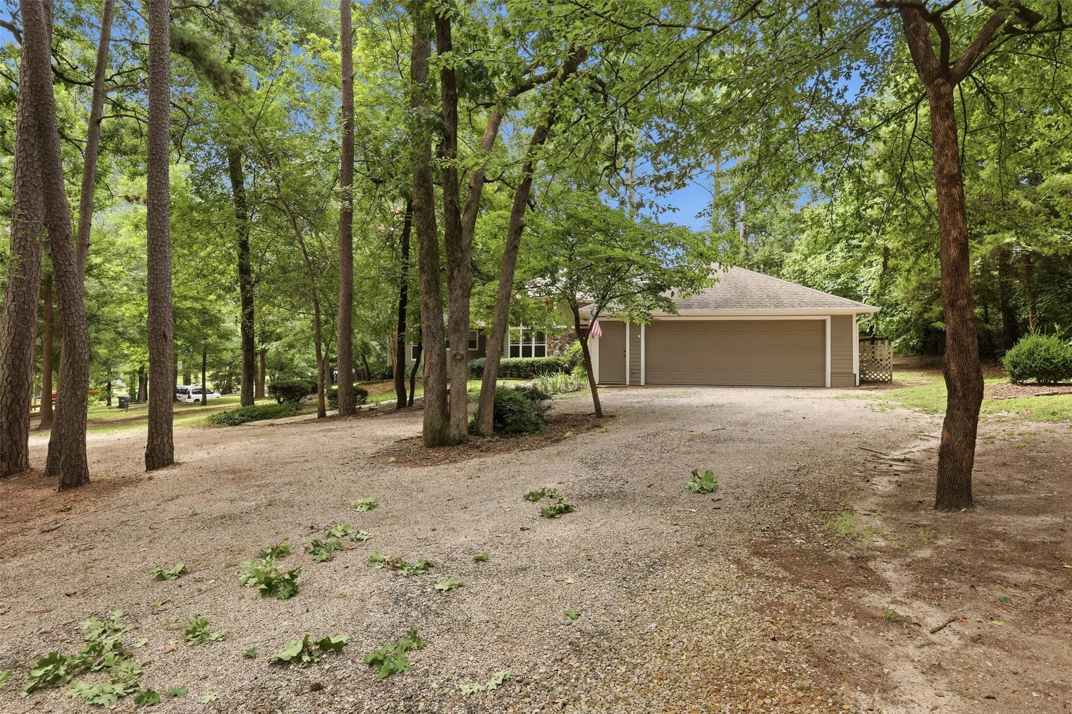 Single Family Residence For Sale in Franklin (TX) County , 565 W El Dorado Drive, Scroggins, Texas 75480, 4 Bedroom, 2 Bathroom, 2 Garage spaces, 2,232 Sqft, built in 2002, Price $499,000, mls#21334738, Real Estate Agent in Scroggins, Homes For Sale in Franklin (TX) county, Homes For Sale in Scroggins, Realtor in Scroggins Texas, Real Estate Brokerage Independent Realty Texas, Luminita Cordes Realtor