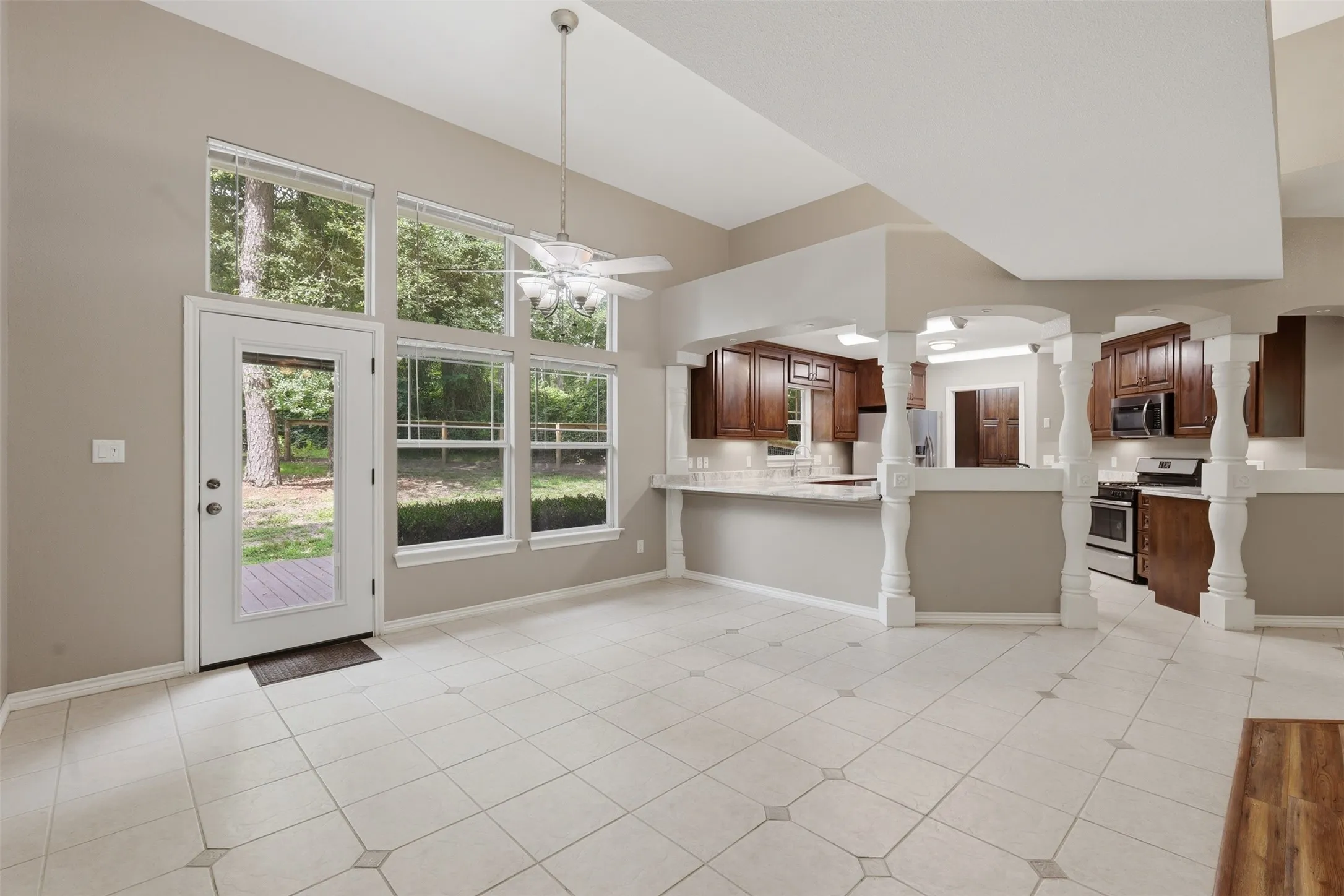 Single Family Residence For Sale in Franklin (TX) County , 565 W El Dorado Drive, Scroggins, Texas 75480, 4 Bedroom, 2 Bathroom, 2 Garage spaces, 2,232 Sqft, built in 2002, Price $499,000, mls#21334738, Real Estate Agent in Scroggins, Homes For Sale in Franklin (TX) county, Homes For Sale in Scroggins, Realtor in Scroggins Texas, Real Estate Brokerage Independent Realty Texas, Luminita Cordes Realtor