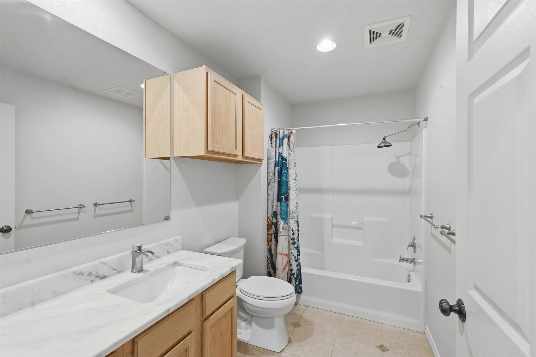 Single Family Residence For Sale in Franklin (TX) County , 565 W El Dorado Drive, Scroggins, Texas 75480, 4 Bedroom, 2 Bathroom, 2 Garage spaces, 2,232 Sqft, built in 2002, Price $499,000, mls#21334738, Real Estate Agent in Scroggins, Homes For Sale in Franklin (TX) county, Homes For Sale in Scroggins, Realtor in Scroggins Texas, Real Estate Brokerage Independent Realty Texas, Luminita Cordes Realtor
